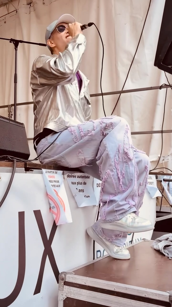 Harcèlement (MKX Remix) - Christophe Madrolle
Pride de Pontrieux - 26/07/2026
Organisée par @reinesbeauxbzh
❤️🧡💛💚💙💜
#ThePrideTour #Pride2026 #MarcheDesFiertes
