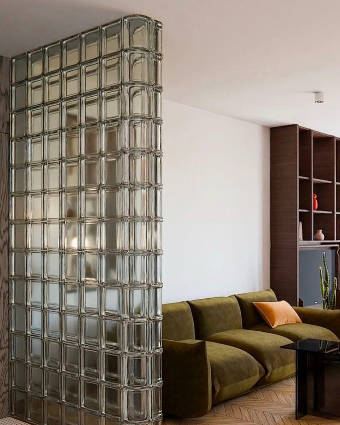 Decorative glass is certainly enjoying a well-deserved revival. Look beyond fluted glass and there's a huge range of beautiful options. Tinted, cathedral, textured and glass blocks each add a unique character while softly filtering light.
One of our favourite ways is decorative glass in custom screens. They help define spaces, create privacy without sacrificing light, and add a beautiful layer.
Images via @pinterest
#oliivestudio #oliive_studio #interiordesign #interiors