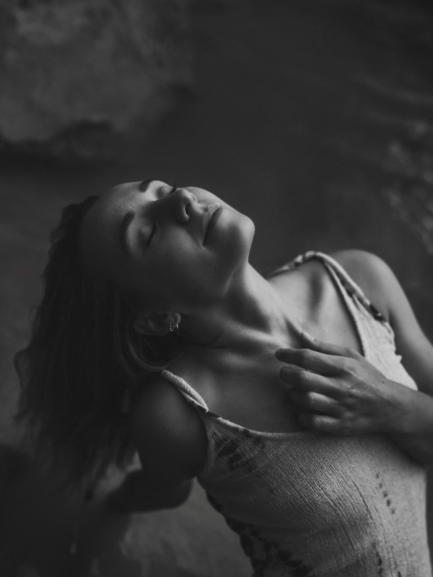luxury = leading a free, self-reliant, and independent life full of tranquility, peace, enjoyment, nature, and, above all, time
📷@vivienne_kahl_photography