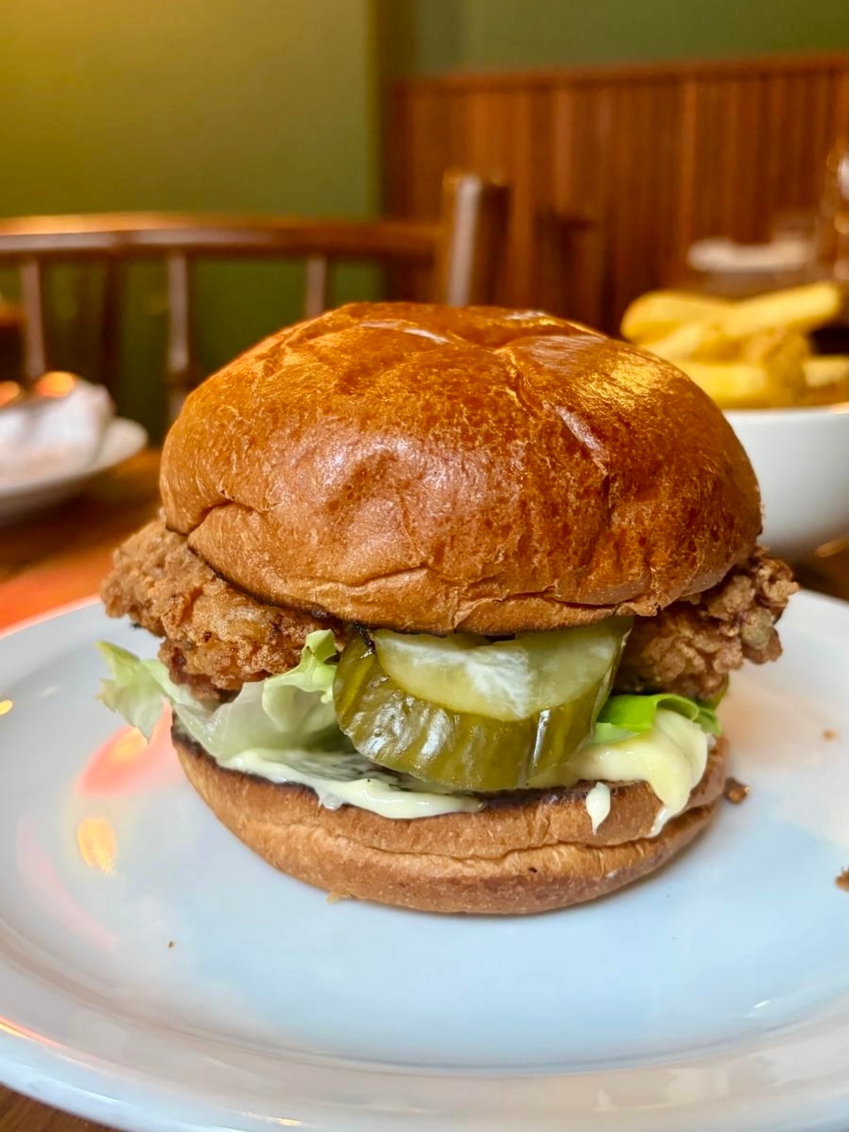 Henry’s Chicken Burger!
Crispy buttermilk fried chicken on the lunch menu Friday & Saturday all summer!