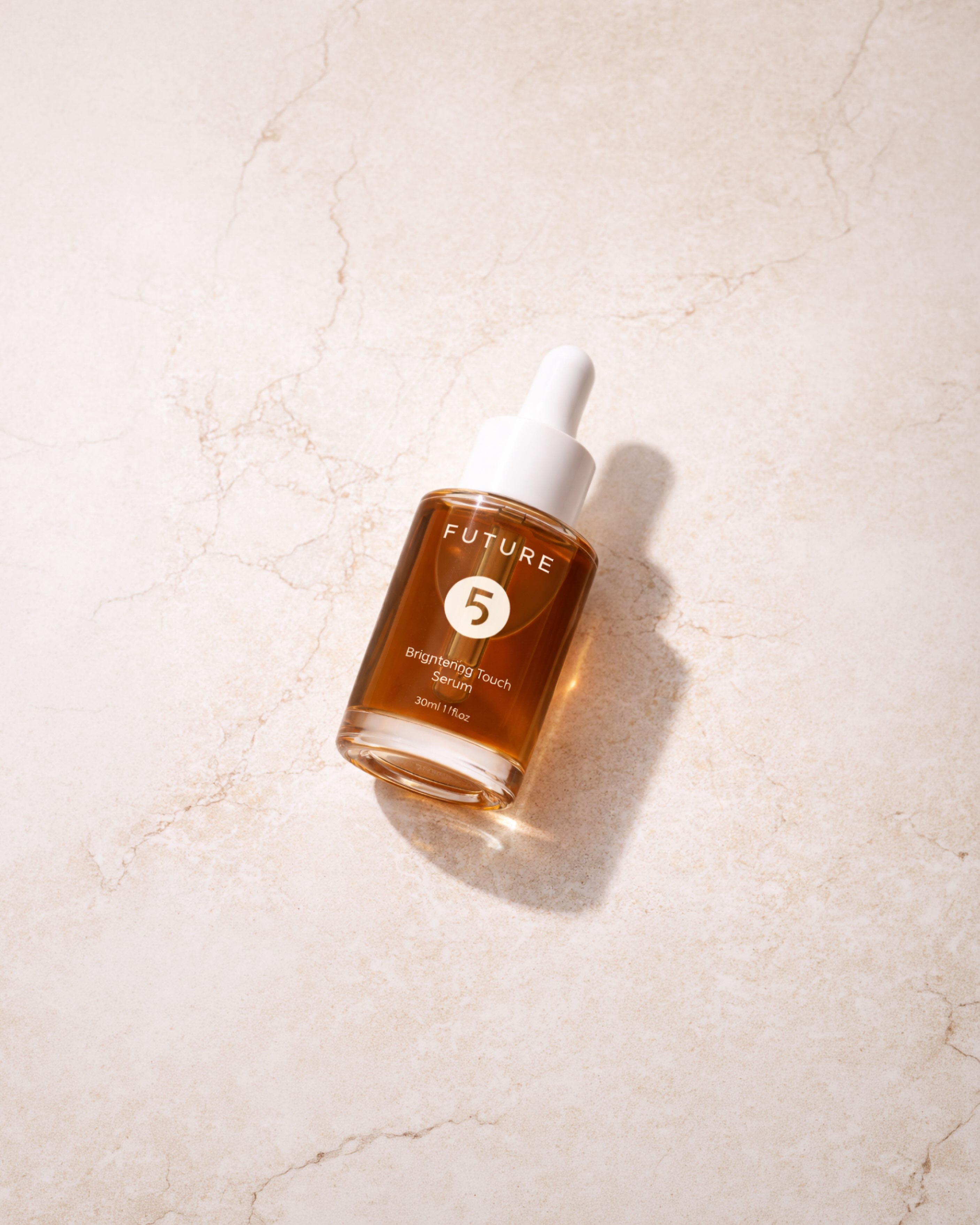BRIGHTENING TOUCH SERUM is the ideal companion for balancing the effects of the sun on the skin. It tones, repairs, and calms the skin without risking additional irritation during sun exposure.
• African Potato extract enhances skin brightness and provides antioxidant protection
• Boerhaavia Diffusa extract promotes a more even-looking complexion by influencing the
pigmentation process
• Silk Amino Acids nourish and hydrate the skin, promoting elasticity and a natural glow
• Cotton extract helps provide comfort and softness to the skin
Balance the touch of the sun on the skin with BRIGHTENING TOUCH SERUM.
#FutureThe5Elements #TheFiveElementsOfBalance #FutureSkinRitual #CraftedForSkinFuture #TheCircleOfThe5Elements