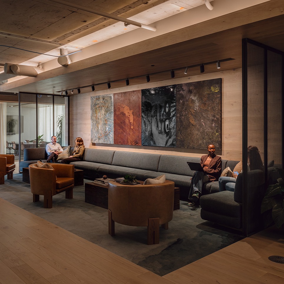 We helped this confidential financial services client in San Francisco's Presidio district create a refined, high-performance workplace that balances sophistication and functionality. From a statement-making conference room to thoughtfully designed collaboration spaces, every detail supports connection, creativity, and an exceptional employee experience.
@olsonkundig
Photos by Aaron Leitz Photography
Read more at the link in our story highlights.
#WorkplaceDesign #OfficeInteriors #PivotInteriors