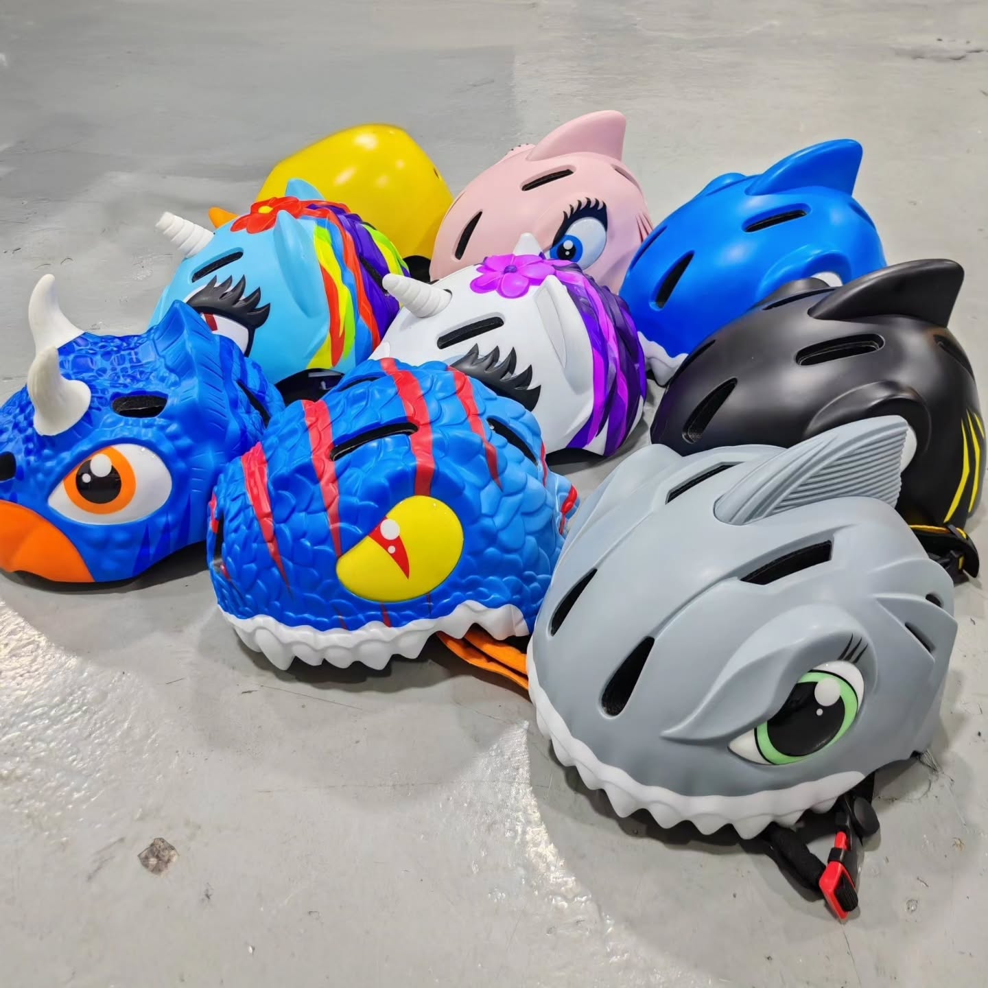 π¦π¦π¦ Let Your Little Ones Ride in Style!
Safety just got a whole lot more fun! Our adorable 3D Kids Helmets come in exciting animal designs that children will love.
β¨ Dinosaur
π¦ Unicorn
π¦ Shark
& more!
βοΈ Lightweight & comfortable
βοΈ Adjustable strap
βοΈ Protective hard shell
βοΈ Perfect for bicycles, balance bikes, e-bikes & e-scooters
Give your little rider the protection they need with a helmet they'll actually want to wear!
π© DM us to check available designs.
π Available now at EFORGE!
β¨ Why Choose Us?
π Free Delivery within Klang Valley
π οΈ 6-12 Months Warranty
ποΈ Installment Plans up to 24 months
π³ Debit or Credit card installment options
π Opening Hours:
Mon-Sat: 10:30AM - 7:30PM
Sun: 10:30AM - 6PM
π EFORGE Petaling Jaya:
17-1, Jalan SS26/4, Plaza Mayang, Taman Mayang, 47301 Petaling Jaya, Selangor
https://maps.app.goo.gl/8ZWVKzhxjUqY4Dx56?g_st=ac
π WhatsApp https://wa.me/60162088738
π EFORGE Kota Kemuning:
C-G-03, Plaza Se Ruang, 8/3, Persiaran Eco Sanctuary, 42500 Telok Panglima Garang, Selangor
https://maps.app.goo.gl/ii9zieJkLZUNyBTs6?g_st=awb
π WhatsApp https://wa.me/60162088430
π¨ Weβre looking for DEALERS! Interested? Contact us via WhatsApp!
#eforge #eforgebikes #electricbike #electricsooter