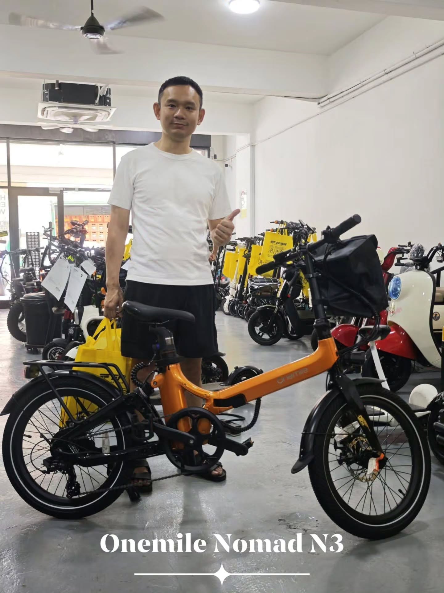 You will never go wrong with Onemile Nomad N3. It's build with a magnesium alloy body with long distance battery packs that allow you to ride up to 90km++.
β¨ Why Choose Us?
π Free Delivery within Klang Valley
π οΈ 6-12 Months Warranty
ποΈ Installment Plans up to 24 months
π³ Debit or Credit card installment options
π Opening Hours:
Mon-Sat: 10:30AM - 7:30PM
Sun: 10:30AM - 6PM
π EFORGE Petaling Jaya:
17-1, Jalan SS26/4, Plaza Mayang, Taman Mayang, 47301 Petaling Jaya, Selangor
https://maps.app.goo.gl/8ZWVKzhxjUqY4Dx56?g_st=ac
π WhatsApp https://wa.me/60162088738
π EFORGE Kota Kemuning:
C-G-03, Plaza Se Ruang, 8/3, Persiaran Eco Sanctuary, 42500 Telok Panglima Garang, Selangor
https://maps.app.goo.gl/ii9zieJkLZUNyBTs6?g_st=awb
π WhatsApp https://wa.me/60162088430
π¨ Weβre looking for DEALERS! Interested? Contact us via WhatsApp!
#eforge #eforgebikes #electricbike #electricsooter