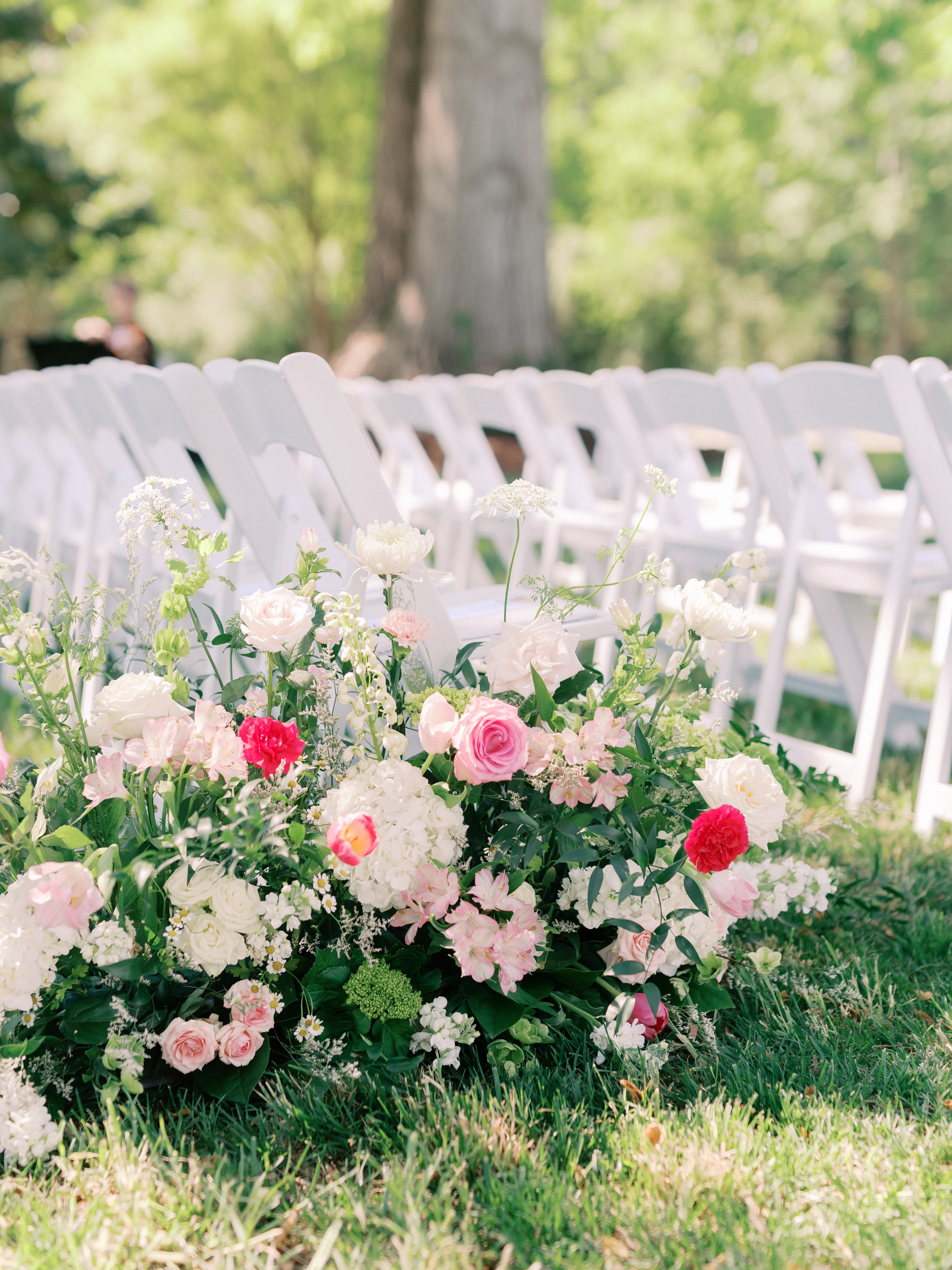 Worth every petal🌷✨🌙
#starrynighteventsrva #starrynighteventsrvaplanning #starrynighteventsrvaflowers #starrynighteventsrvacouples starrynighteventsrvaweddings
Planning & Florals | @starrynighteventsrva @tanya_m_cornwell
Photography | @kristencamiellephoto
Venue | @herringcreekweddingsva
DJ | @rolweddings
Catering | @cater2events
Rentals | @rentequipva
Beauty | @gabyroby_mua @richmondmakeupartistllc
Bride | @savannahpwatkins