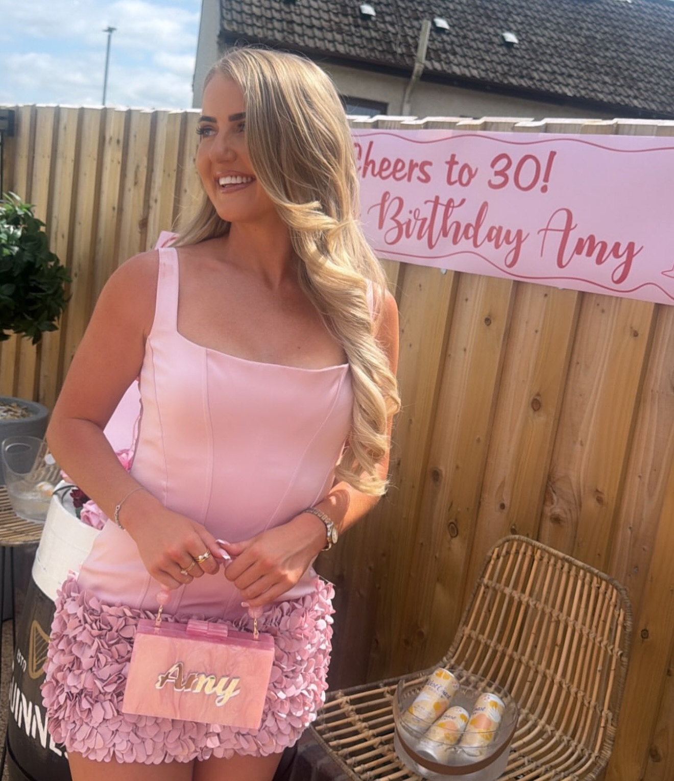 Amy celebrating 30 in style with her personalised pink marble bag, finished with silver mirror lettering💕
The perfect keepsake for a milestone birthday! ✨🎉