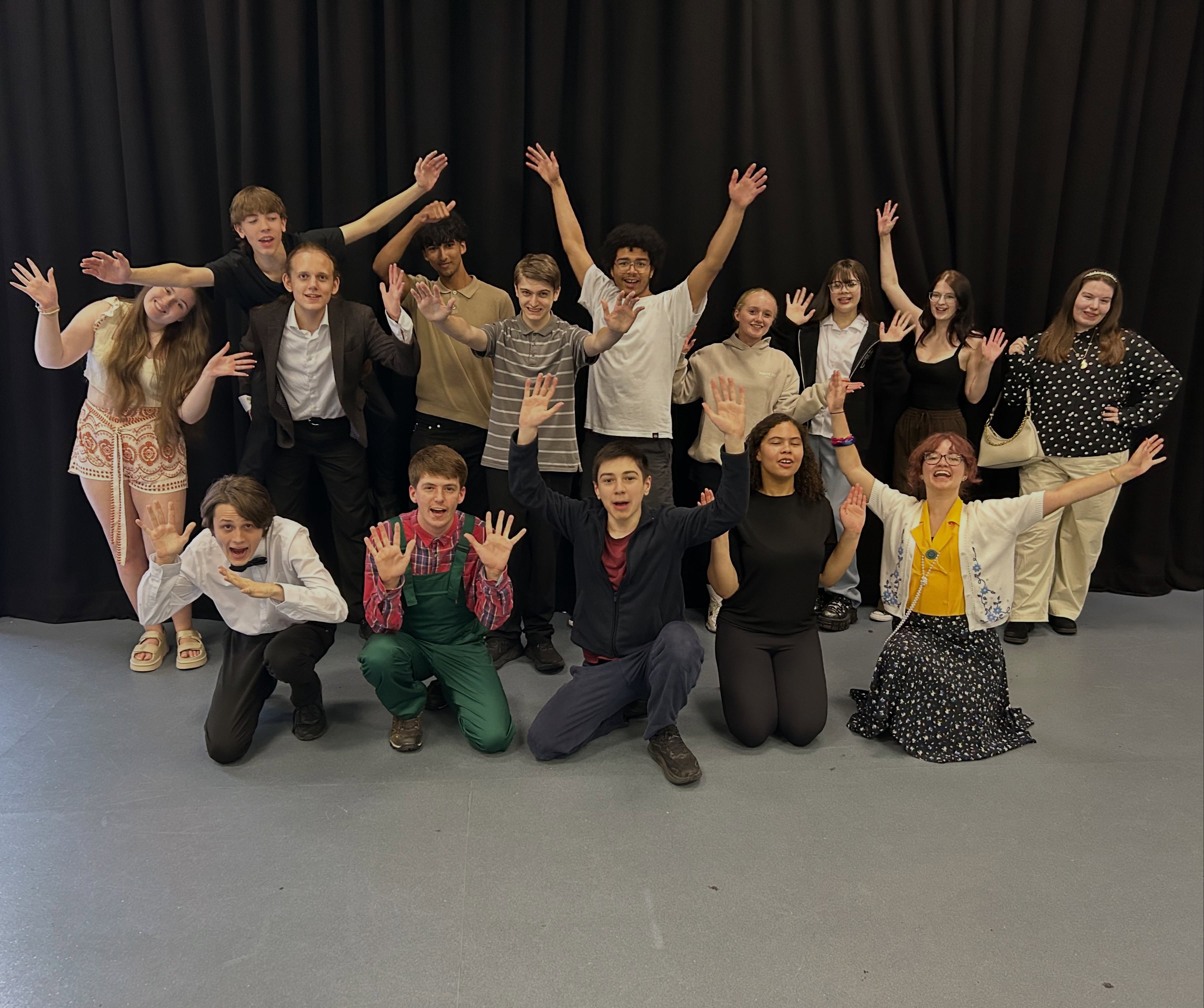 The cast & crew of ‘Leaders: The Sitcom’ are working super hard on our latest short film. 🎥
We’ve laughed a lot already this week, and Dayna, Charlie and I are having a great time with this bunch of legends.
Will posted more behind-the-scenes footage once the shoot is completed. 😊
#leaders #youngactors #filmcrew #dramaliverpool #actingclass