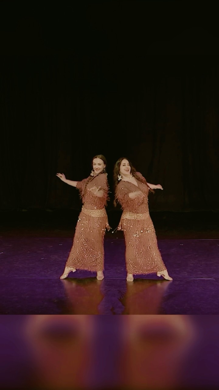✨Golden Era duet at @leylet_raqs_festival Belgium!
Nothing better than being on stage with your dance sister 👯🏻♀️
Thank you @lenka_badriyah for inviting us to share in this moment, your kindness and beautiful heart made an already amazing event even more special 💗
#raqssharqi #egyptiandance #goldenerabellydance #torontobellydance #leyletraqsfestival