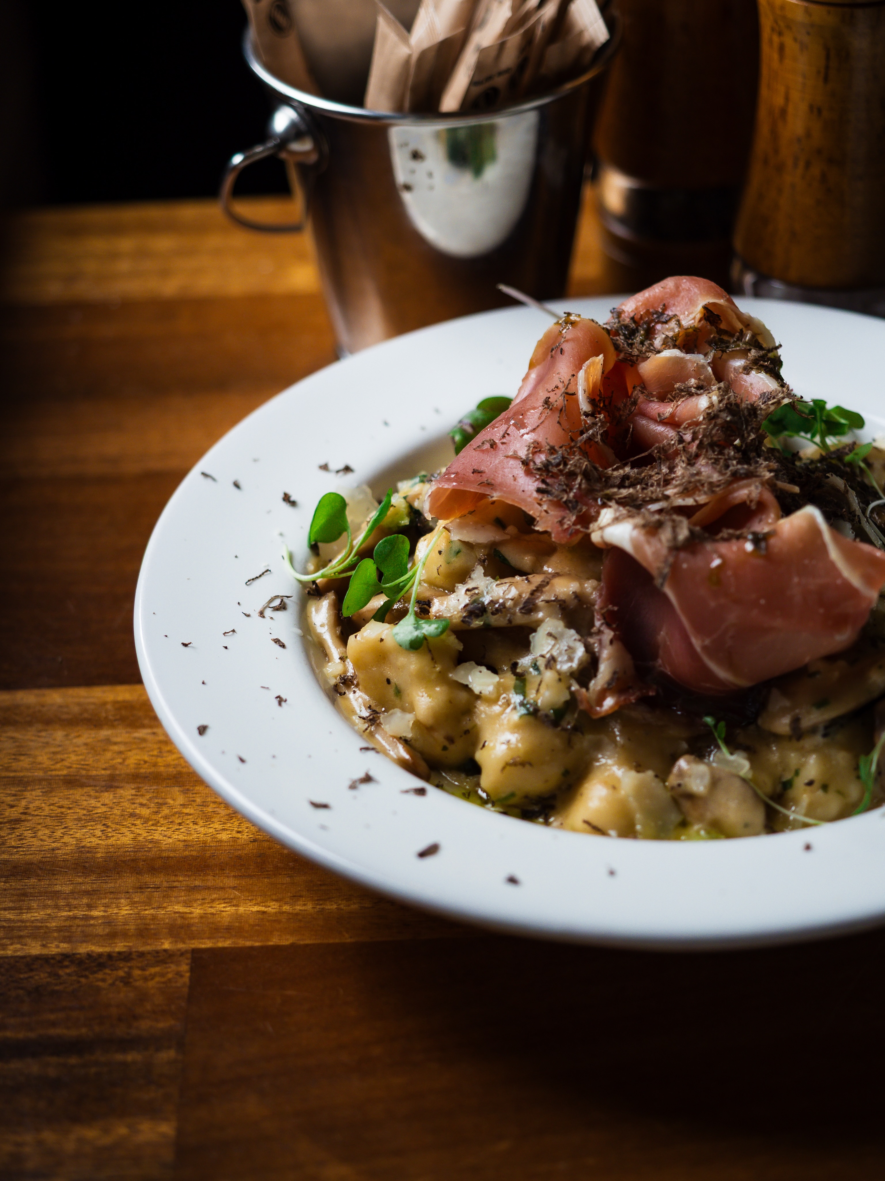 Our Truffle Gnocchi is just about everything you could want or need on a chilly Sydney day. 🌻
Fresh gnocchi tossed with creamy garlic sauce, mixed mushrooms, slices of prosciutto, shaved Pecorino and finished with fresh black truffle. ✨
Available as part of our limited-time Truffle Menu, here until the truffle runs out.
📍 Sydney Olympic Park
#AbattoirBlues #SydneyOlympicPark #SydneyEats #SydneyFood