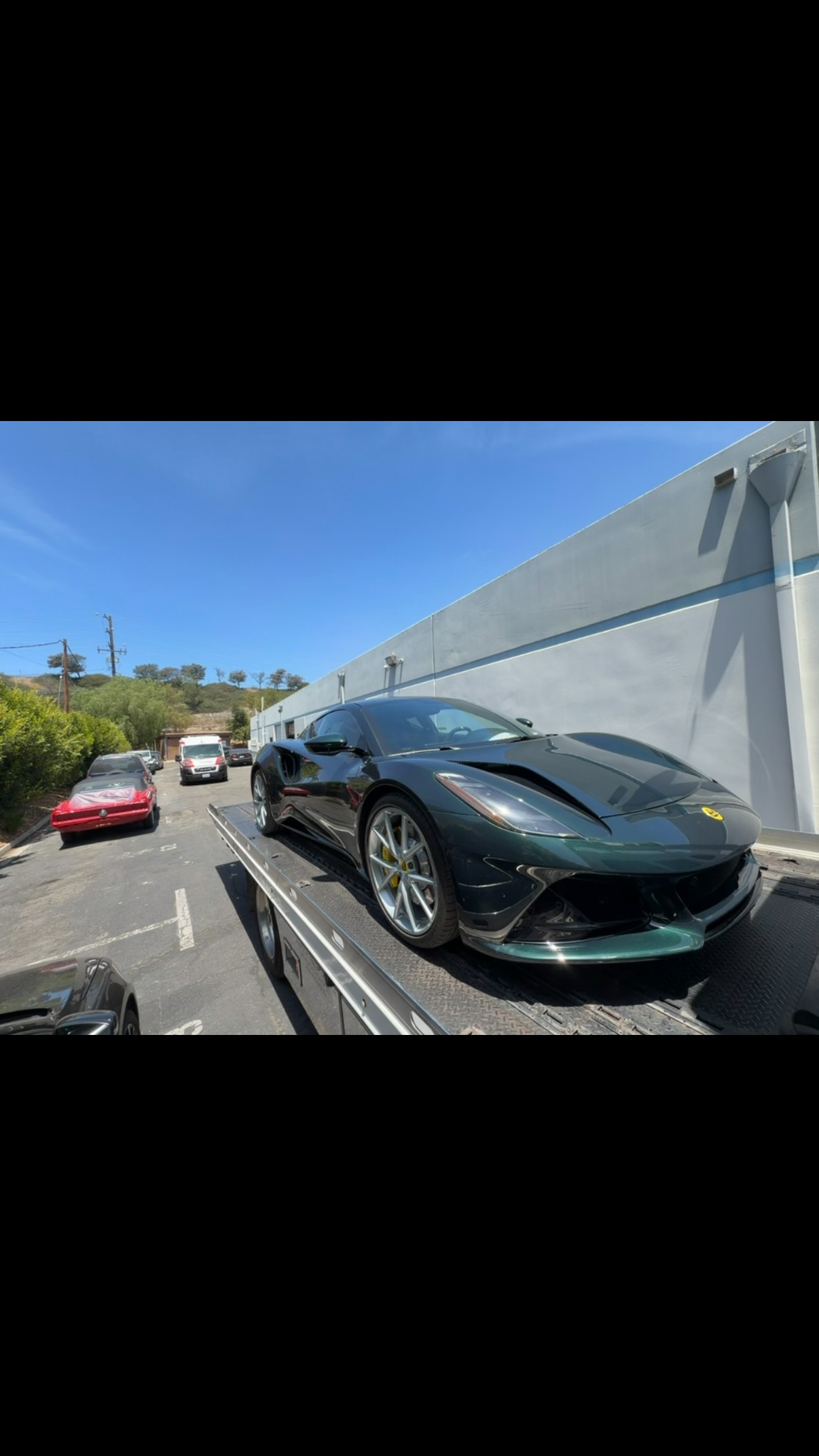 Can’t pick up your #lotus #Emira will tow back to your home. Some restrictions apply please contact us for more information.
#mulhollandmotorsports #newburypark #autobodypaint