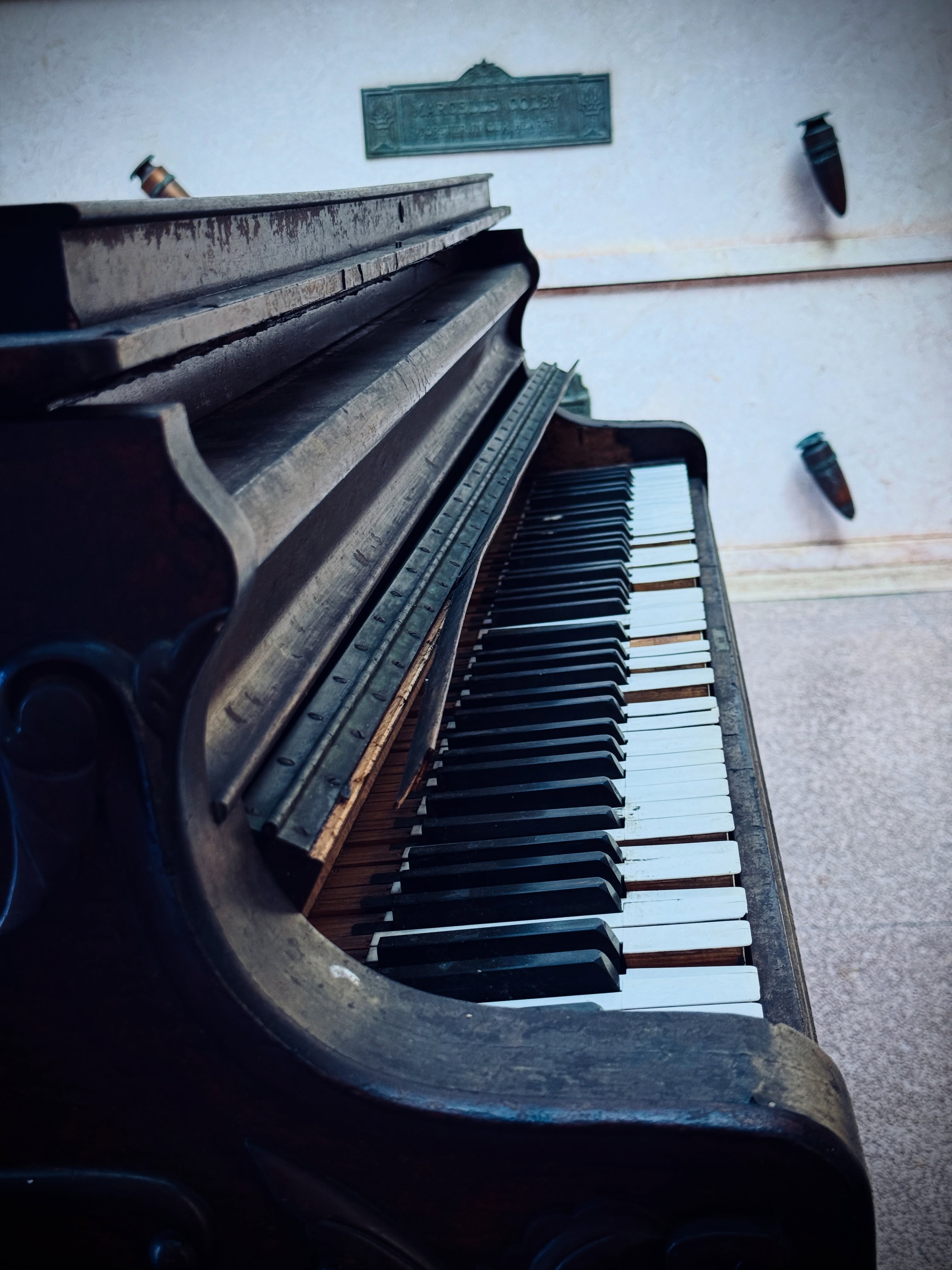 Curious what this piano in the Hollywood Forever mausoleum sounds like? The music you’re hearing now was made by sampling this very piano.
Note: the songwriter credit is wrong. It was recorded and written by me, not Giuseppe (but released on the HG soundtrack album).
.
#piano #mausoleum #hollywood #cemetery #haunting