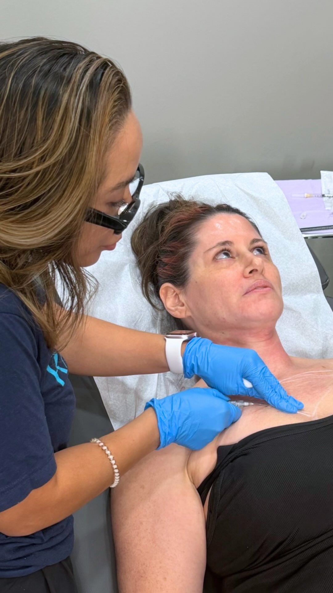 ✨ Your face isn’t the only place that deserves collagen.
The décolleté is one of the first areas to show signs of aging, thanks to daily sun exposure, thinner skin, and natural collagen loss over time.
Radiesse® works by stimulating your body’s own collagen and elastin production, helping improve skin quality, texture, and firmness where it’s needed most.
Beautiful, natural-looking rejuvenation isn’t about changing how you look—it’s about supporting your skin from within.
👩⚕️ Curious if Radiesse is right for you? Schedule a consultation with our team to create a personalized treatment plan.
#hawaiiaesthetic #medspahonolulu #hawaiimedspa