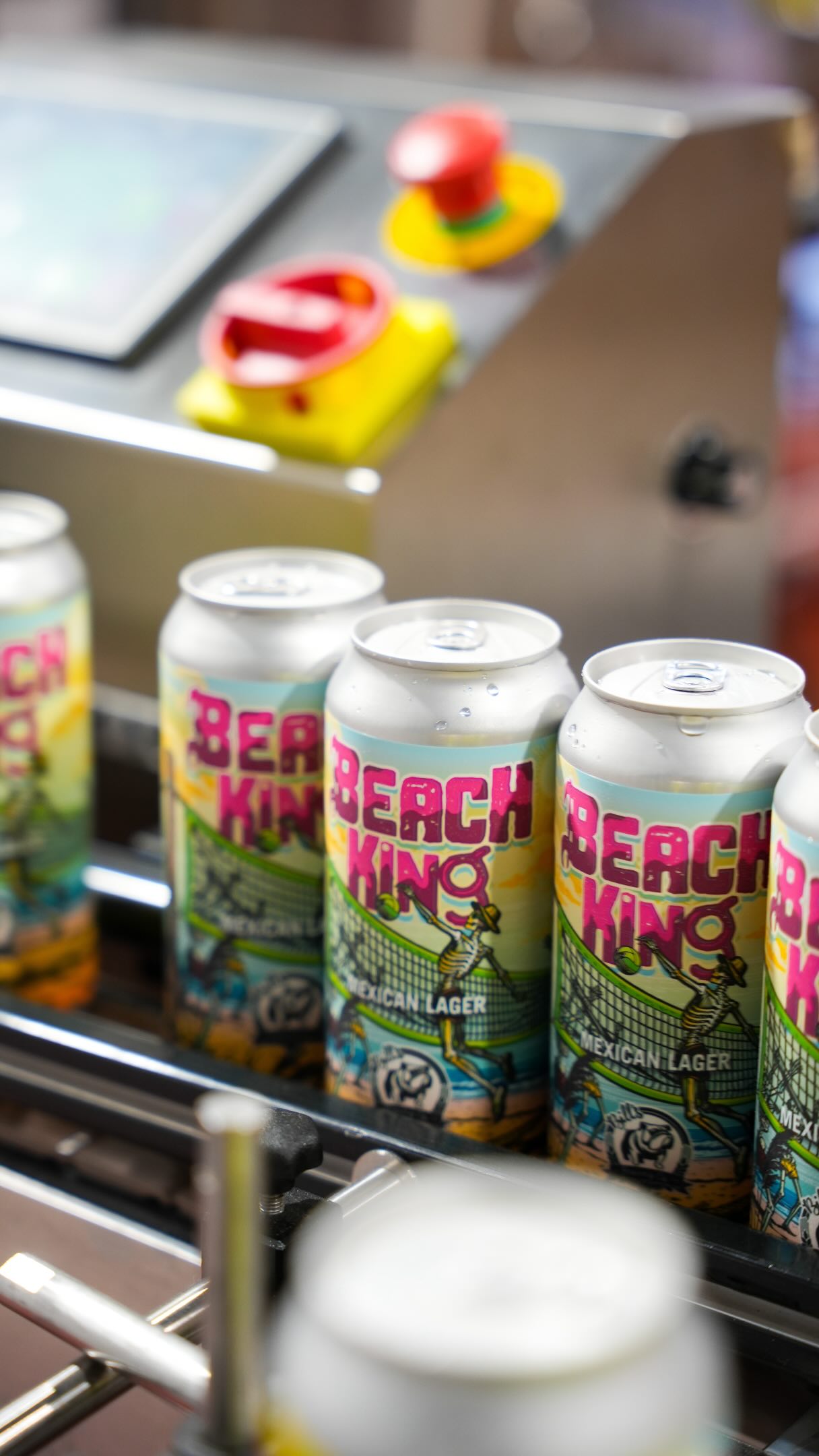 Catch us CANNING...! ๐บ
New in the brewery is our very own in-house canning line. (we are VERY excited!)
And fresh off the line, ready for wherever summer takes you next, is Beach King and Wave Break. Cheers to learning something new!
#BillsBrewing #ILMBrewery #TapRoom #CraftBeer #CanningDay