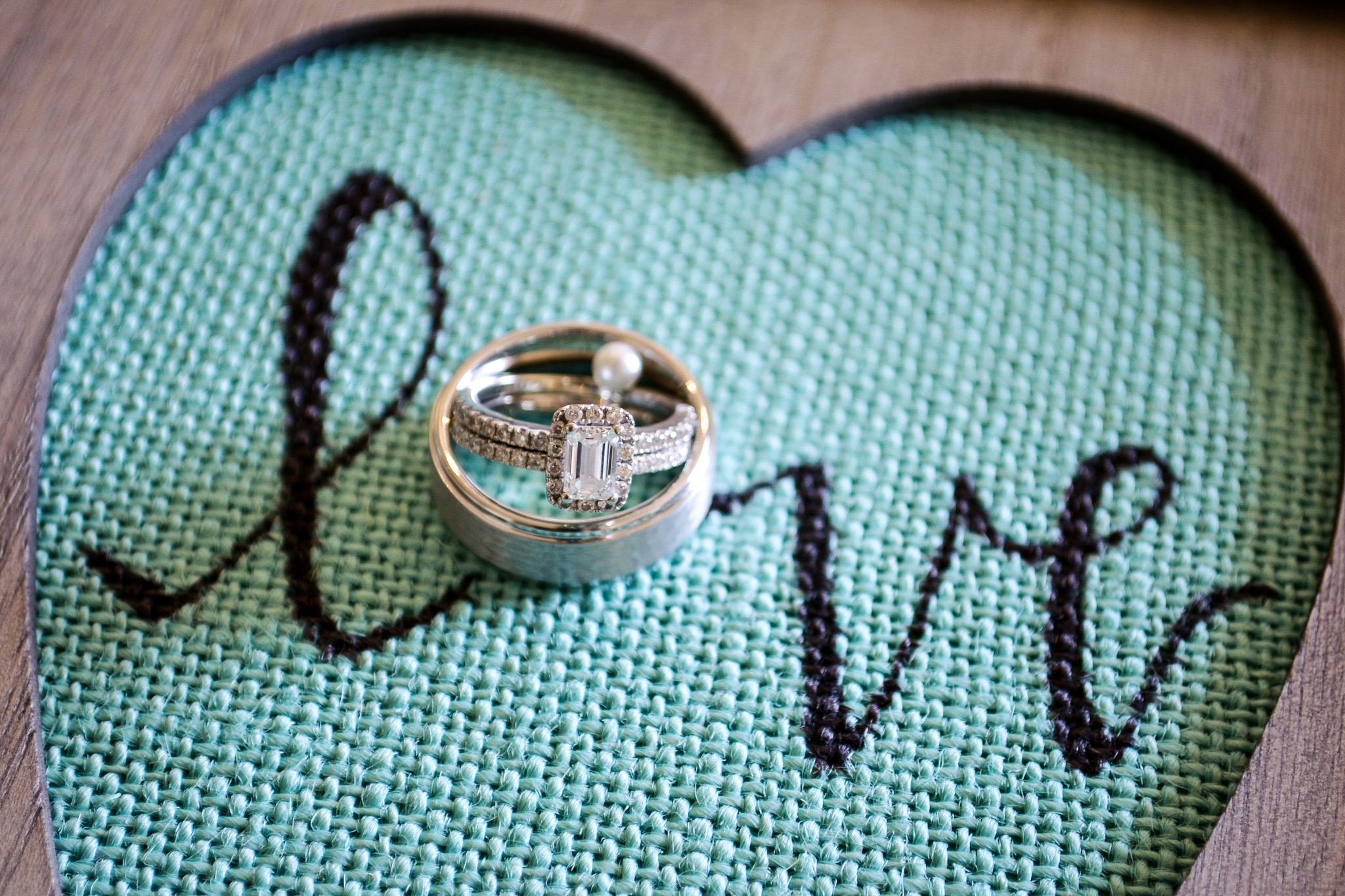 The rings that will symbolize our love forever 💍✨. #wedding #weddingrings #hisandher #weddingday #brideandgroom #weddingbells #weddingphotography #weddingphotographer #weddinginspiration #ovationphotographyanddesign