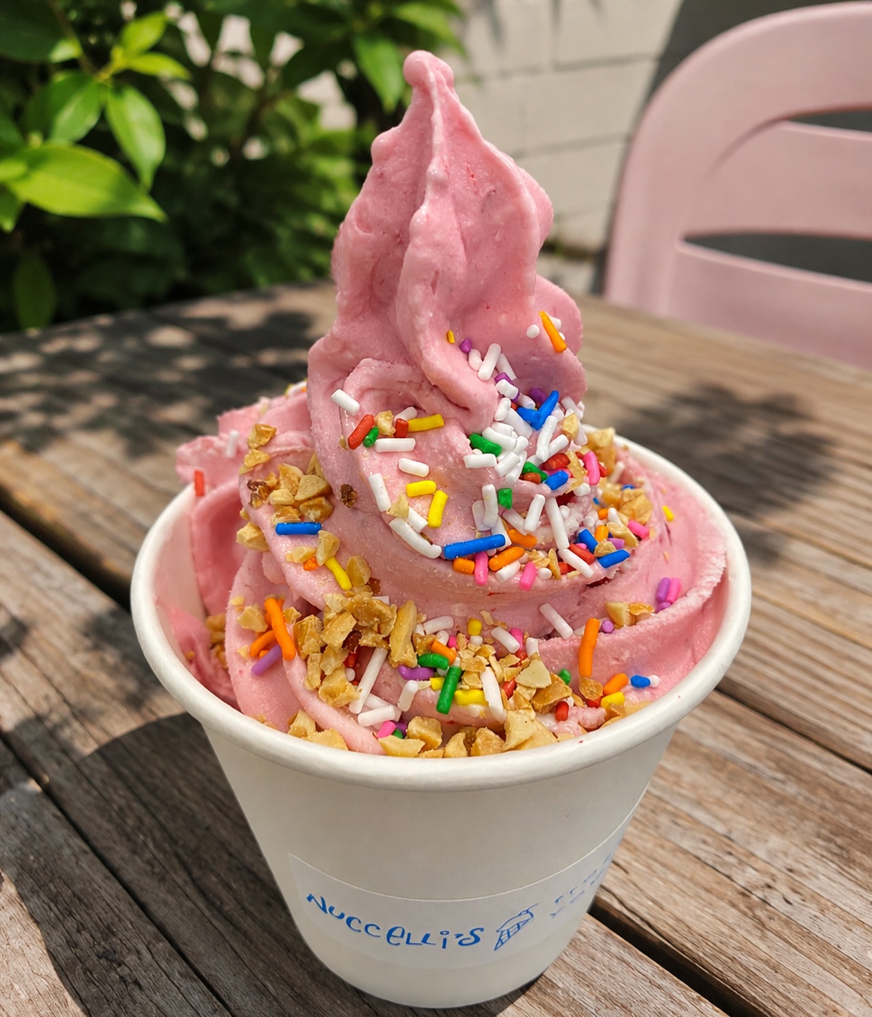 🍓 Strawberry Cream Cheese Frozen Yogurt
Pro tip: Add cream cheese to almost any flavour, and it will give you that rich, cheesecake-inspired taste. 🤍🍰
Store hours: every day 11am-9:30pm