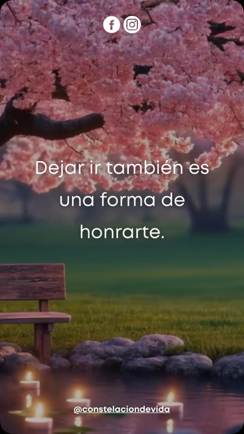 Hay personas que permanecen en relaciones, trabajos, amistades o situaciones que ya no les hacen bien porque sienten que soltar significa rendirse, fallar o dejar de amar.
Sin embargo, dejar ir no siempre significa olvidar ni borrar lo vivido.
A veces significa reconocer que una etapa cumplió su propósito y que aferrarse solo prolonga el desgaste emocional.
Desde una mirada sistémica, muchas veces permanecemos en aquello que nos duele por lealtad, por miedo al cambio o porque creemos que, si soltamos, perderemos una parte de nuestra identidad. Observar estas dinámicas puede ayudarnos a comprender por qué algunas despedidas resultan tan difíciles y por qué ciertas historias parecen repetirse.
Honrarte también implica reconocer tus propios límites, escuchar lo que necesitas y darte permiso para avanzar cuando algo ya no aporta paz a tu vida.
Soltar no siempre ocurre de un día para otro. Es un proceso. Y cada pequeño paso que das hacia una vida más consciente también es una forma de elegirte.
Quizá hoy no necesites tener todas las respuestas. Tal vez solo necesites darte permiso para dejar de sostener aquello que ya no puedes cambiar.
✨ ¿Qué has aprendido a soltar que hoy te ha dado paz? Te leo en los comentarios.
🌐 constelaciondevida•com
🔮 Agenda tu sesión enlace en el perfil
📩📲 55 4453 509
#TerapiaSistémica #ConstelacionesFamiliares #SanaciónEmocional #Autoconocimiento #AmorPropio