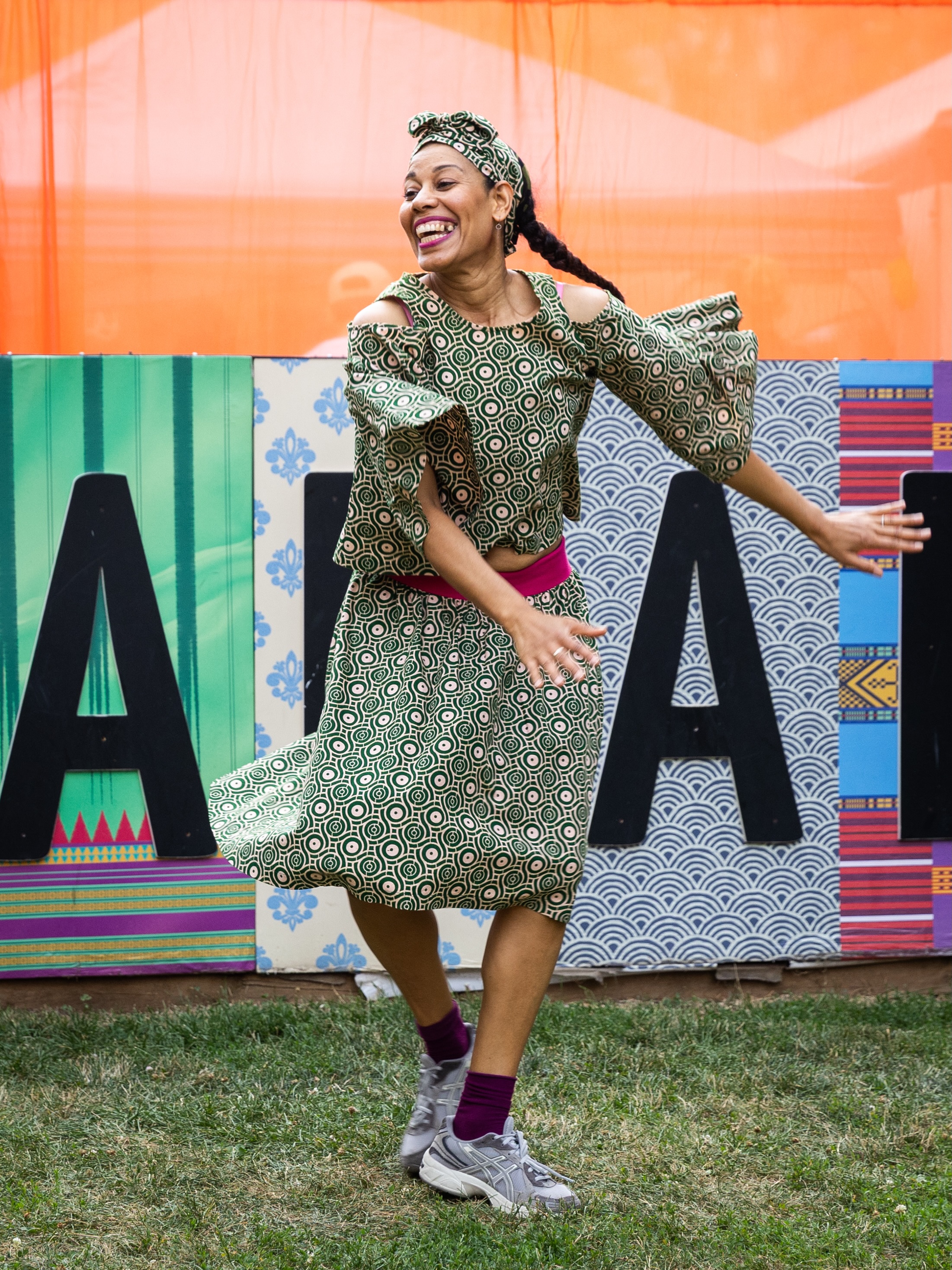 Our July 25 gathering in David Crombie Park marked the final Joy in the Park of summer 2026, and it was such a good one 🧡 But don’t worry, before the weather feels cold again, we’ll be back for the last Joy in the Park of 2026 in October!
In the July edition, we had Sambaé @sambae.toronto filled the park with samba rhythms and the kind of energy that had people clapping from their blankets, dancing on the grass, and smiling at strangers. Lua Shayenne Dance Company @luashayennedancecompany brought a beautiful performance rooted in African and Afro-diasporic dance, with live percussion, song, movement, and moments that invited the audience right into the rhythm.
Around the park, neighbours lined up for henna by Krishna Patel @mizzling.heena , kids got their faces painted by Linda Epp @facepaintingwithlinda , families waved along from the grass, Hayley Landry @duppyvibe brought surprise and joy on stilts, and people stayed after the performances just to be together for a little longer.
The next Joy in the Park is on October 9, mark your calendars now!
Thank you to Sambaé, Lua Shayenne Dance Company, Hayley Landry, Linda Epp, Krishna Patel, our volunteers, funders, partners, and everyone who came out.
Photos by Laura Dittmann @lauradittmann
Jamii’s Joy in the Park events are sponsored by the City of Toronto and the Community Celebration Support Fund as part of “The World in the City”, @canada.council, @ontarioartscouncil, @torontoartscouncil, @rama.gaminghouse, @cgamingcgood, and @metcalf.foundation.