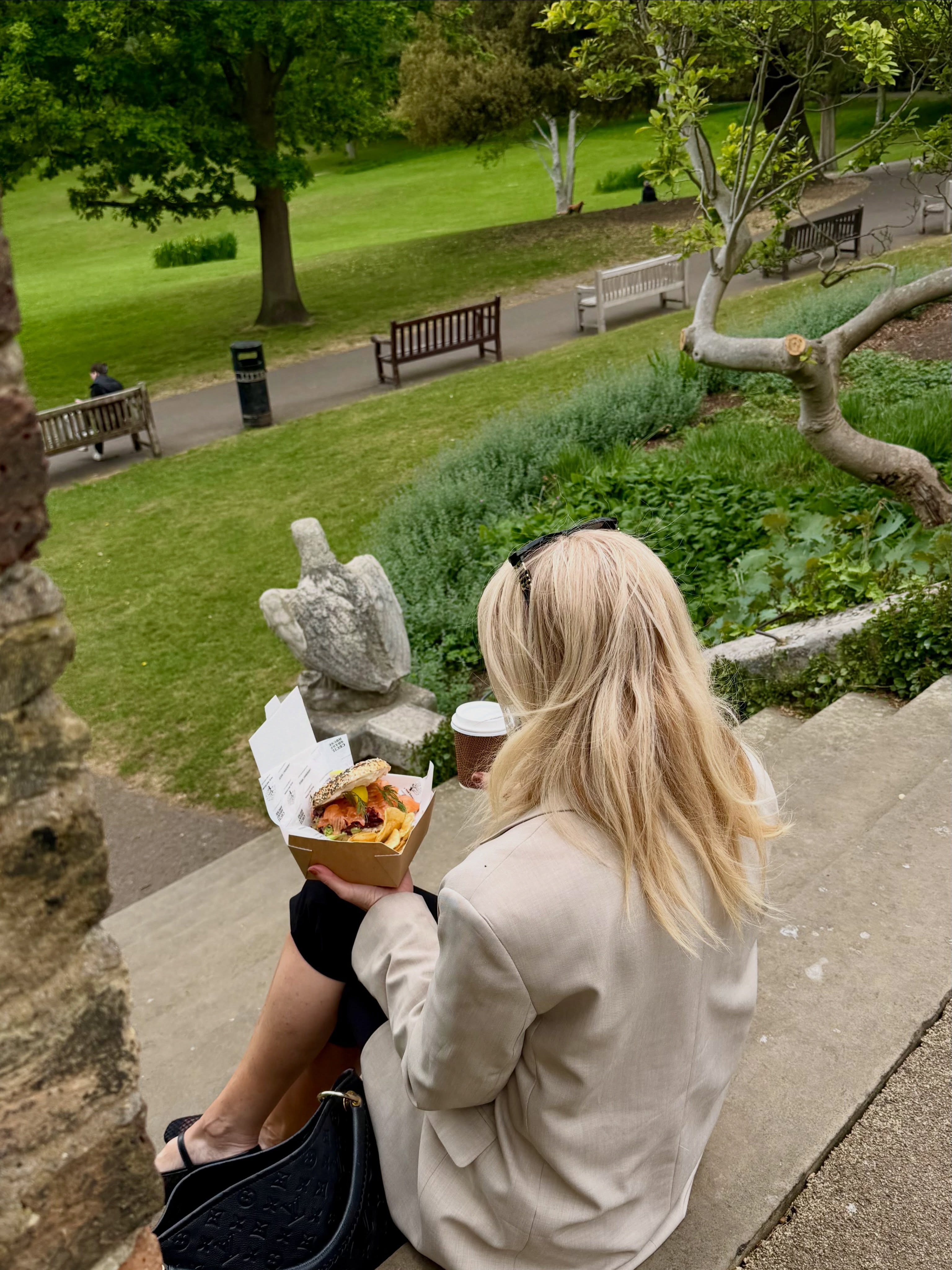 One of our favourite things about @lauderdalehouse It’s surrounded by some of North London’s most beautiful places to explore 🌿
Grab one of our freshly made lunches to take away and make the most of the beautiful green spaces surrounding our cafe.
Whether you’re finding a sunny spot in Waterlow Park, wandering the historic paths of Highgate Cemetery, or heading over to Parliament Hill for one of London’s best views, we’ve got lunch covered.
Freshly prepared by our chefs, packed up and ready for your next adventure.
#northlondon #highgate #lunchbreak #outside #explorelondon