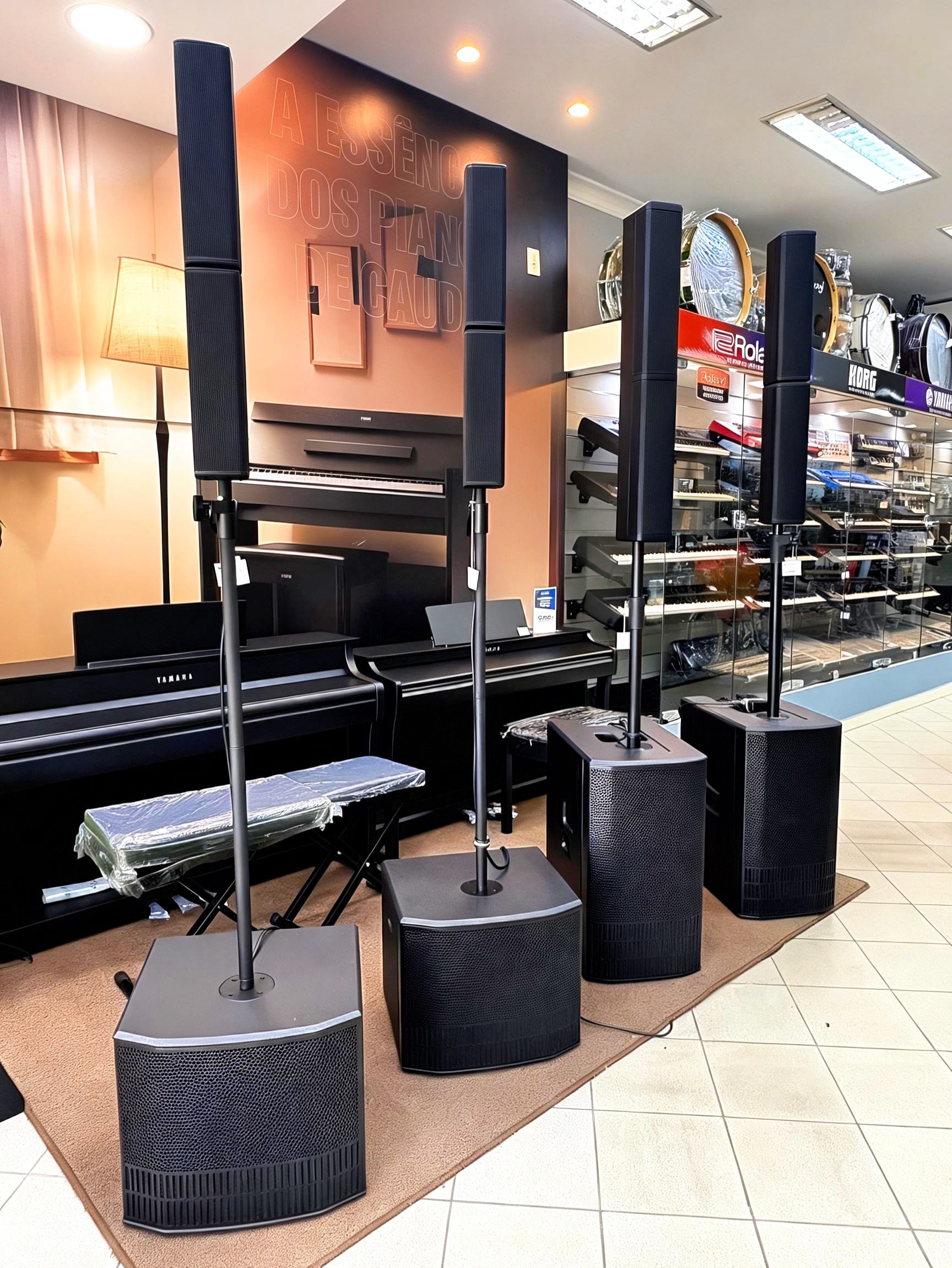 Potência, praticidade e qualidade profissional em um sistema completo. 🔊
A linha ES Series, da dBTechnologies, combina caixas coluna, subwoofer ativo e processamento digital em sistemas compactos, elegantes e fáceis de transportar. Uma solução versátil para músicos, DJs, igrejas, eventos, apresentações ao vivo e instalações que exigem excelente definição sonora e ampla cobertura.
Na Carioca Instrumentos Musicais, você encontra quatro modelos da série:
🔹 ES 503
🔹 ES 802
🔹 ES 1002
🔹 ES 1203
Diferentes configurações para atender desde apresentações menores até produções que precisam de mais potência, pressão sonora e presença nos graves.
Conheça cada modelo, compare as opções e escolha o sistema ideal para o seu projeto. Todos estão disponíveis em nossa loja para demonstração e atendimento personalizado.
📍 Rua Dr. Moreira, 207 – Centro – Manaus/AM
📲 WhatsApp: (92) 98557-2856
🌐 icarioca.com.br
Carioca Instrumentos Musicais — soluções profissionais para o seu som.