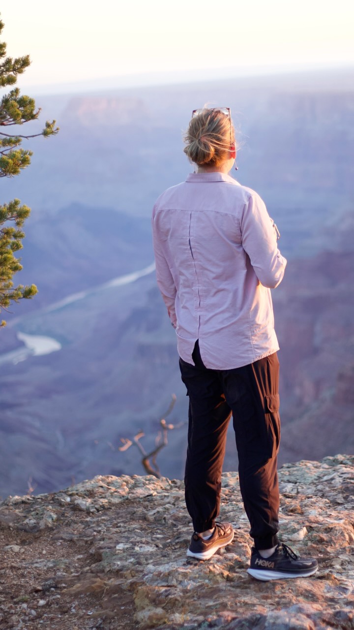 Millennia. No rush.
.
#grandcanyon #fossils #schist #granite #gneiss
