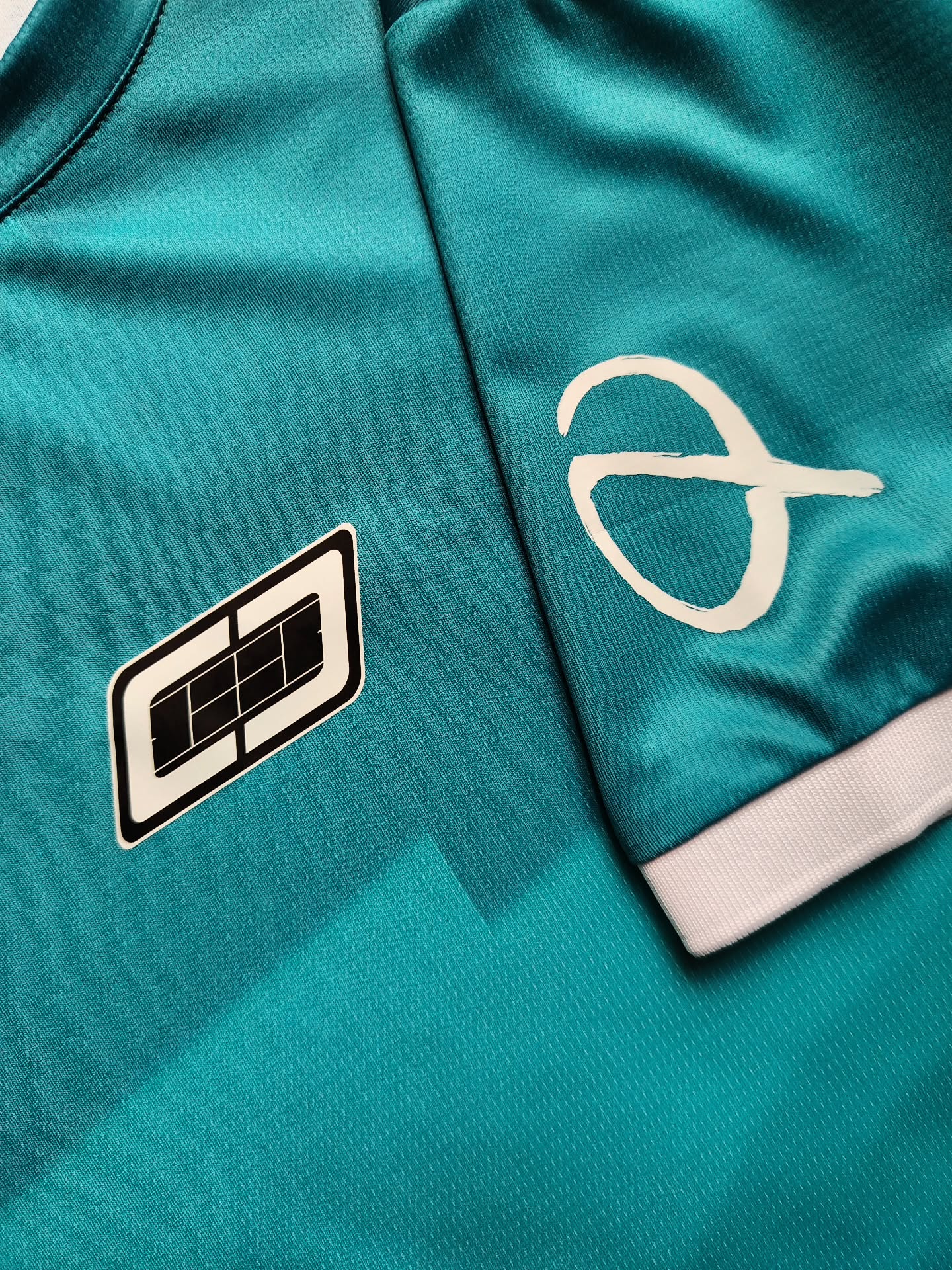QUELQUE CHOSE ARRIVE BIENTÔT... 🎾🎸
CENTRE COURT X ALIUS.
ROCK'N'ROLL TENNIS IS NOT DEAD
SHOP NOW :
www.centrecourt-tennisapparel.com
ROCK'N'ROLL TENNIS IS NOT DEAD 🎾🎸
CENTRE COURT EST UNE MARQUE FRANÇAISE 🇫🇷