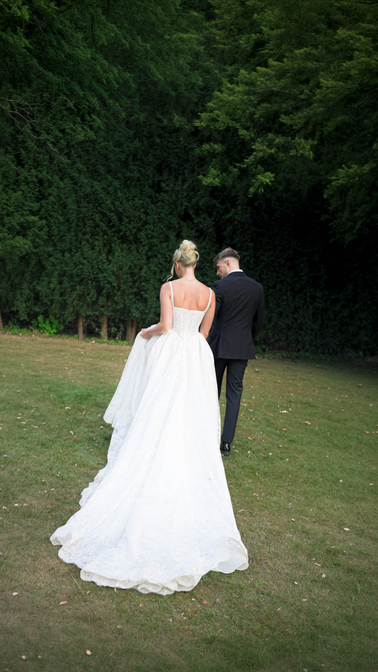 Congratulations to Emily and Elliot đź’• @emily_ogram @oggy_elliot
Supplier Love:
Venue: @astonhallhotel
Video: @specularvisuals
Photo: @eyestopixels
MUA: @georgiacutts_makeup
Hair: @louiseashworthbridalhair
Styling: @lightupstyling
Florist: @first4flowers
Dress: @emilybridalwear
#weddingvideo #weddingvideography #astonhallhotel