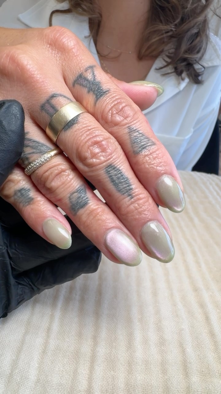 Guava Matcha by Joy, one of our two nail specials this month 🩷💚
#losangelesnails #losangelesnailtech #losangelesnailsalon #cateyenails #nailart