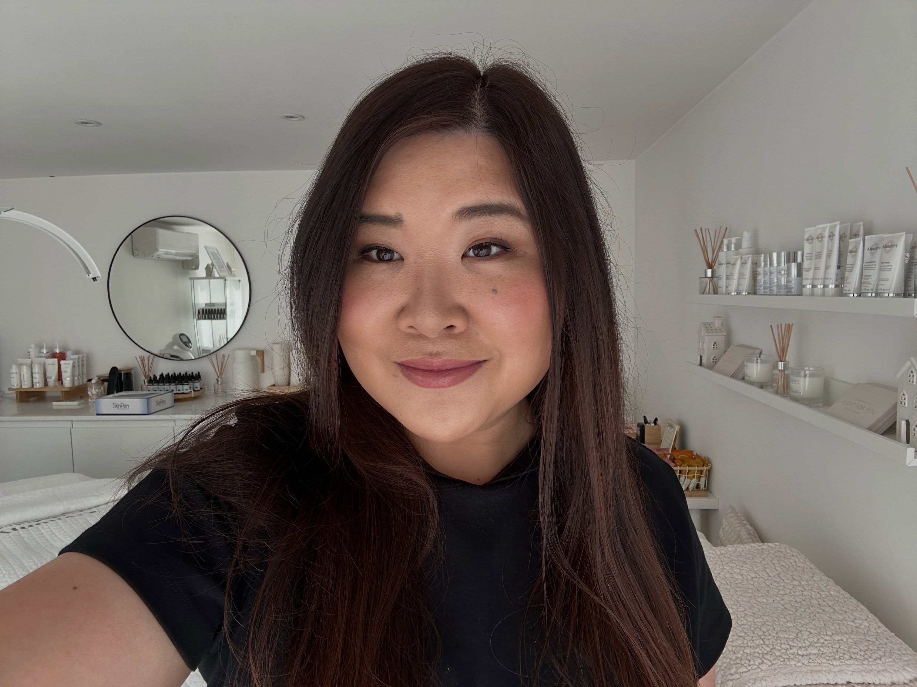 JULY DUMP 🌿☀️🤍
- Photoshoot with @storiesbychloe 🍃
- Obsessed with hydrangeas 🫶🏻
- Seeing my lovely clients
- Vietnamese food as always
- @dermavidualsuk delivery
- Love a fully stocked shelf
I’m off to South Korea for 3 weeks soon - if you need to plan your next appointment, or need to stock up on your products, please message me or use the booking link in the bio 😊
Thanks for all of your support, as always 🤍
📍 Aylesbury, Buckinghamshire
📩 info@skinbycatherinemaria.com
🤍 www.skinbycatherinemaria.com
#aylesbury
