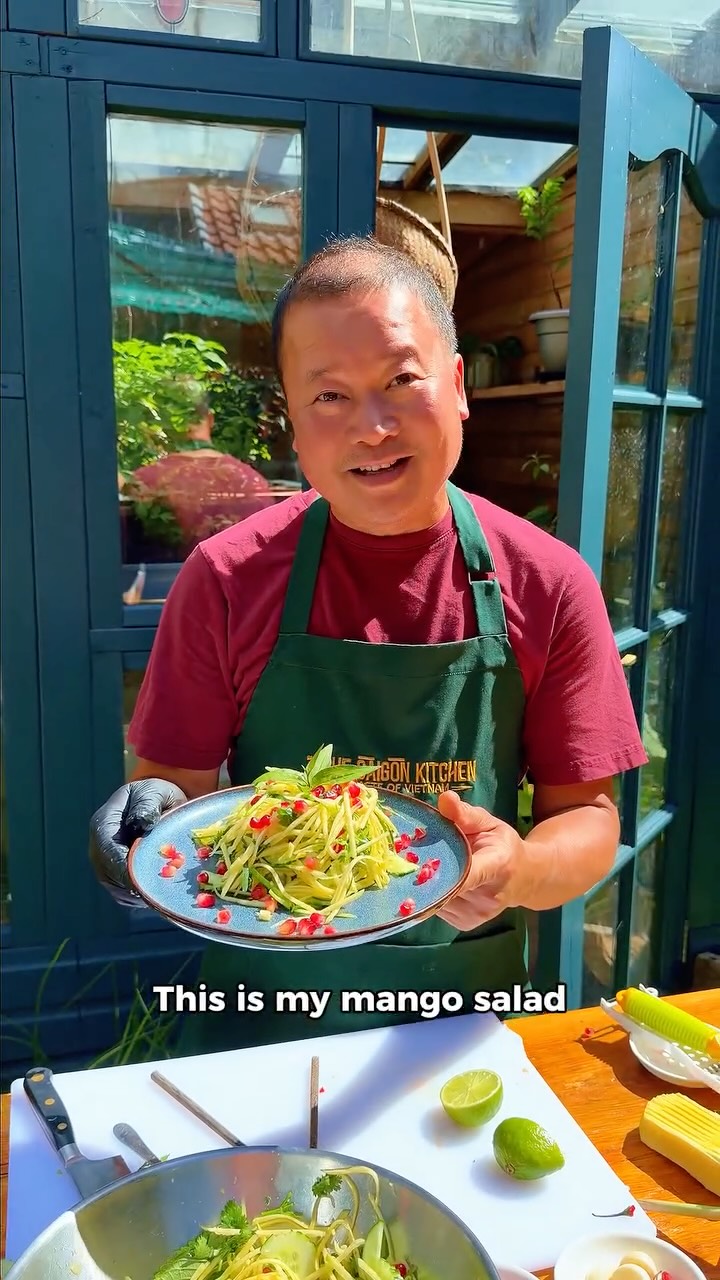MANGO SALAD đ„đ„đżđ¶ïž
Possibly one of our most iconic dishes, and for good reason! đ Highly delicious and addictive, itâs the ultimate pairing for our lighter, summery dishes like CháșŁ cĂĄ LĂŁ Vá»ng or BĂșn BĂČ Nam Bá» đ„ Keen to learn how to make this? Come to one of my cooking classes! Keep an eye out for announcements via our socials or the website via link in bio.