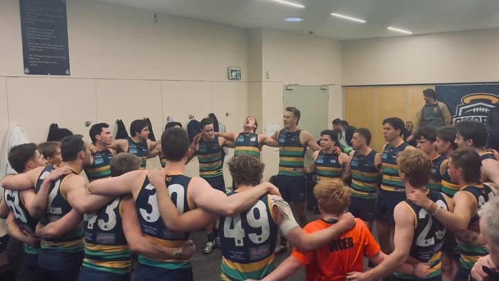 An undermanned SKOB dominated the second half to run over the top of Old Haileybury by 48 points at TH King!
@easy_phillips and @jackdarmody1 leading the way, with 7 second half goals between them!
#goSKOB๐๐๐