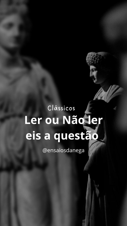 Antes de tudo, um combinado: este post não é contra os clássicos. Eu amo muitos deles.
O que me incomoda é quando a leitura deixa de ser um encontro e vira uma prova de quem tem mais repertório.
Tenho visto cada vez mais a ideia de que só é "leitor de verdade" quem lê determinados livros. Que alguns gêneros valem menos, que certas leituras não contam.
E eu simplesmente não consigo concordar.
Os clássicos são fundamentais, eles atravessaram o tempo porque continuam nos provocando, emocionando e fazendo perguntas importantes. Mas eles não podem ser usados como um portão de entrada, muito menos como uma régua para medir quem merece ou não fazer parte da comunidade leitora.
A maioria de nós começou por outro caminho.
Foi um romance, uma fantasia, um suspense, um livro juvenil, um presente inesperado ou aquele exemplar encontrado por acaso na biblioteca.
Toda leitura que desperta o desejo de continuar lendo merece respeito. Porque livro não é crachá de intelectualidade, livro é ponte. E cada leitor atravessa essa ponte por um caminho diferente.
Agora quero abrir essa conversa com vocês: qual foi o livro que fez você se apaixonar pela leitura? Foi um clássico ou outro gênero?
Vou adorar conhecer as histórias de vocês. 💛
#VidadeLeitora #Clássicos #Livros #Leitores #EnsaiosDaNega