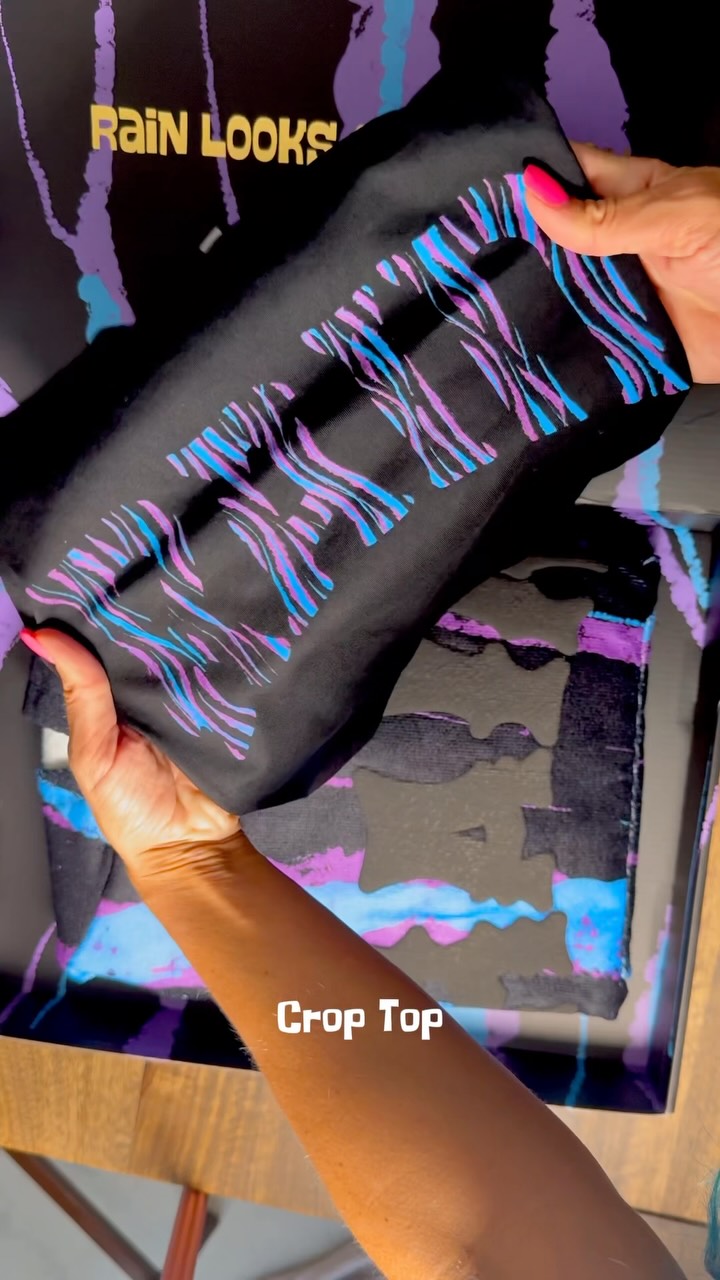 What are you putting in your Midnight Box!? ☔️
•
#swimwear #fitlifestyle #surfbrand #activelife #dopeclothing