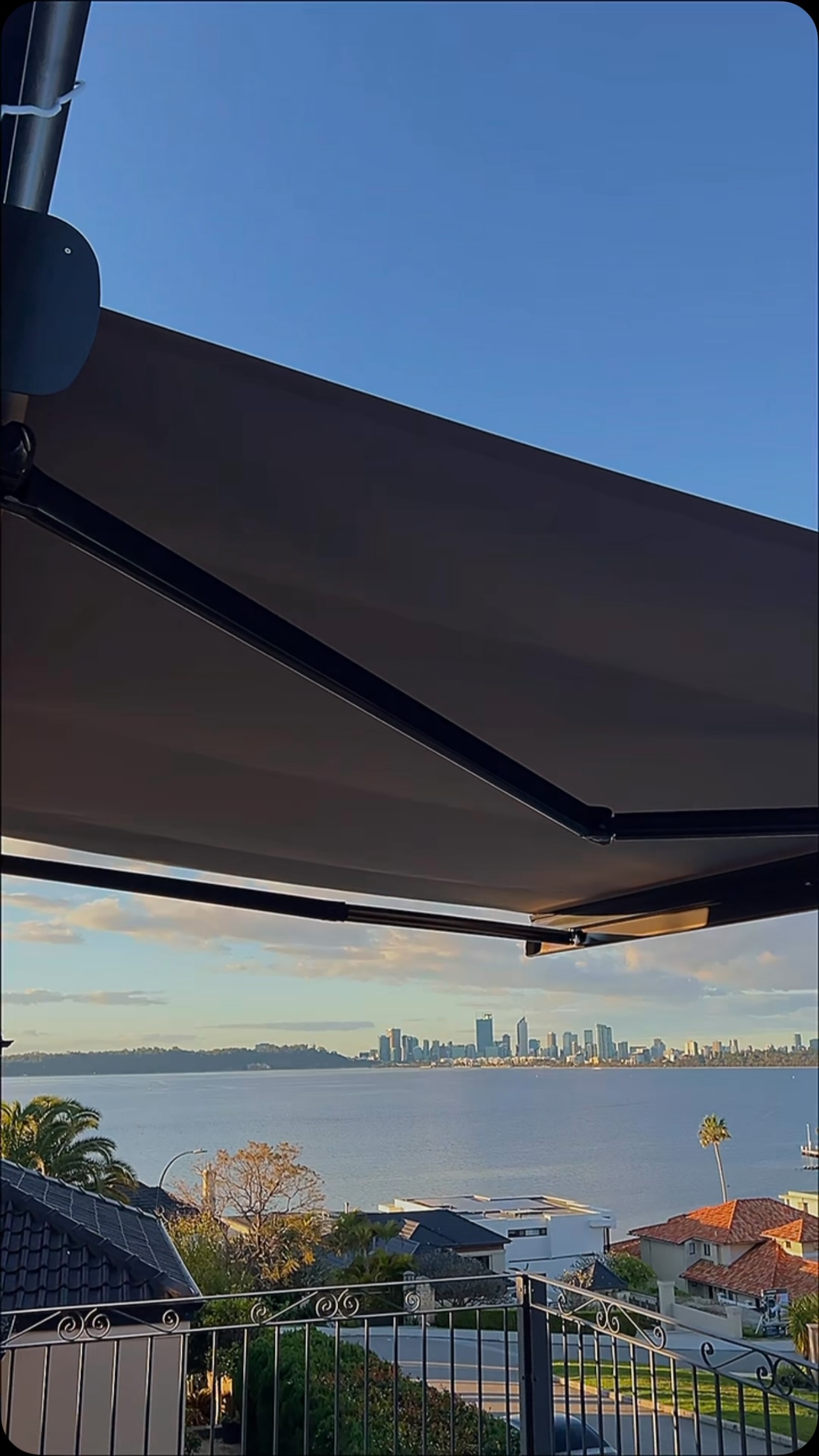 Folding Arm Awnings – Custom Made & Installed
Enjoy shade and comfort outdoors with a quality folding arm awning. Ideal for patios, alfresco areas, decks, and entertaining spaces. The awning extends when you need protection from the sun and retracts neatly away when not in use.
✔️ Custom sizes available ✔️ Manual or motorised options ✔️ UV & heat protection ✔️ Professional installation
Creative Blinds & Shades – Based in Mandurah, servicing Perth & the Peel region.
📞 95819911 | Free measure & quote available.