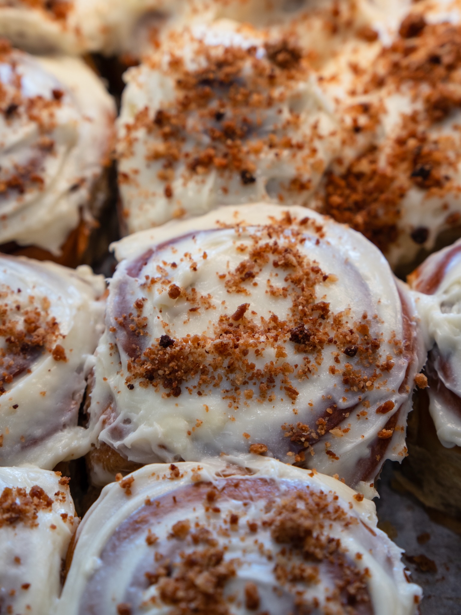 Cinnamon rolls + latte + challah = ❤️
our bread, your moment.