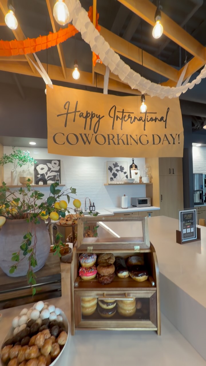 ☕🥐 Happy International Coworking Day! 🎉
Today, we’re celebrating the people who make our coworking community so special! 💙
Here’s to the people who make coworking more than just a place to work! 🥳