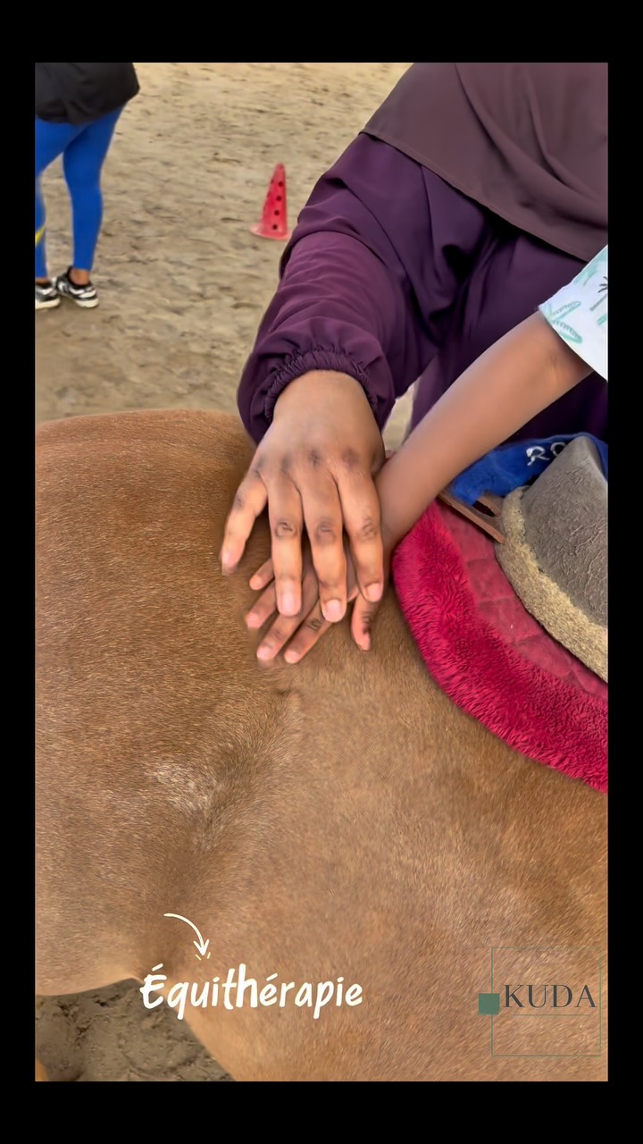 Un moment précieux parent/enfant grâce à @allinclusiveparis 🫰🏻🫰🏽🫰🏿
#equithérapie #handicap