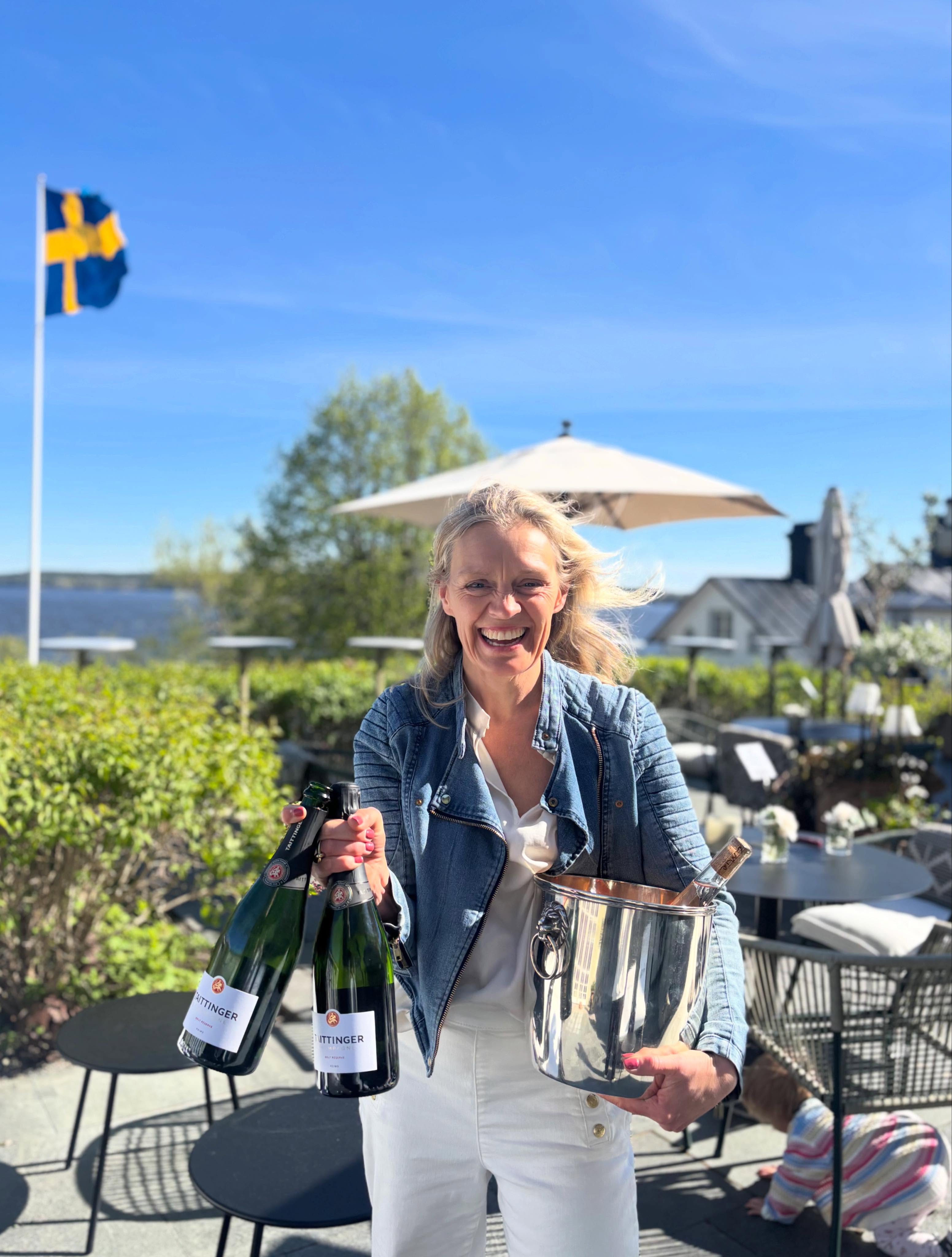 Kom och jobba med oss på vackra Sigtuna Stadshotell! 💙
Älskar du härliga gäster, underbar mat och inspirerande omgivningar? Vill du ge gästen en fantastisk service, tillsammans med kunniga och glada kollegor i en vacker miljö? Då är du kanske den restaurangchef / hovmästare / servis vi söker!
Varmt välkommen med din ansökan.
Mail till Helena@sigtunastadshotell.se 🤩