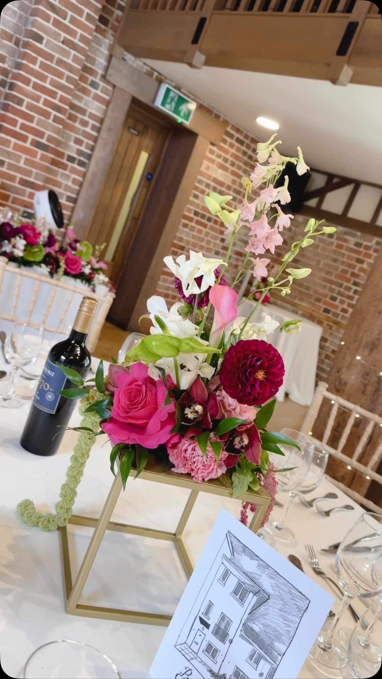 @gaynespark
How stunning did the flowers look for S & M at the stunning Gaynes Park. Can’t wait to share the Bridal Bouquet as it was not a style we have ever made before and very unusual as well as very practical!!!! Watch this space 🥰
#weddingflowers #essexflorist #weddinginspiration #floraldesign