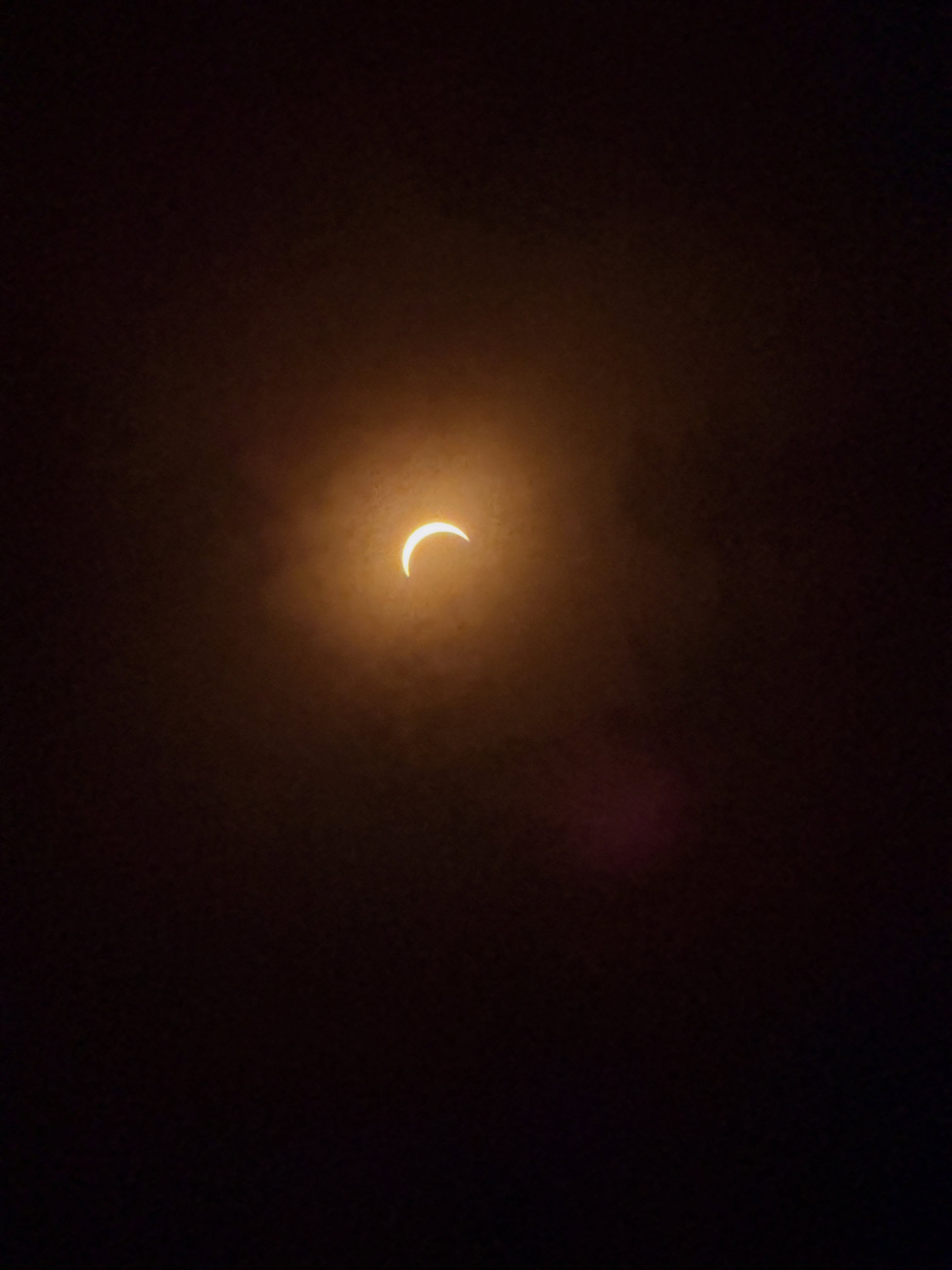 We stopped what we were doing.
Not for a notification.
Not for a photograph.
Not because anyone told us to.
We simply looked up.
For a few minutes, that was enough.
#tergel #tergelyakshmere #yakshmere #solareclipse2026