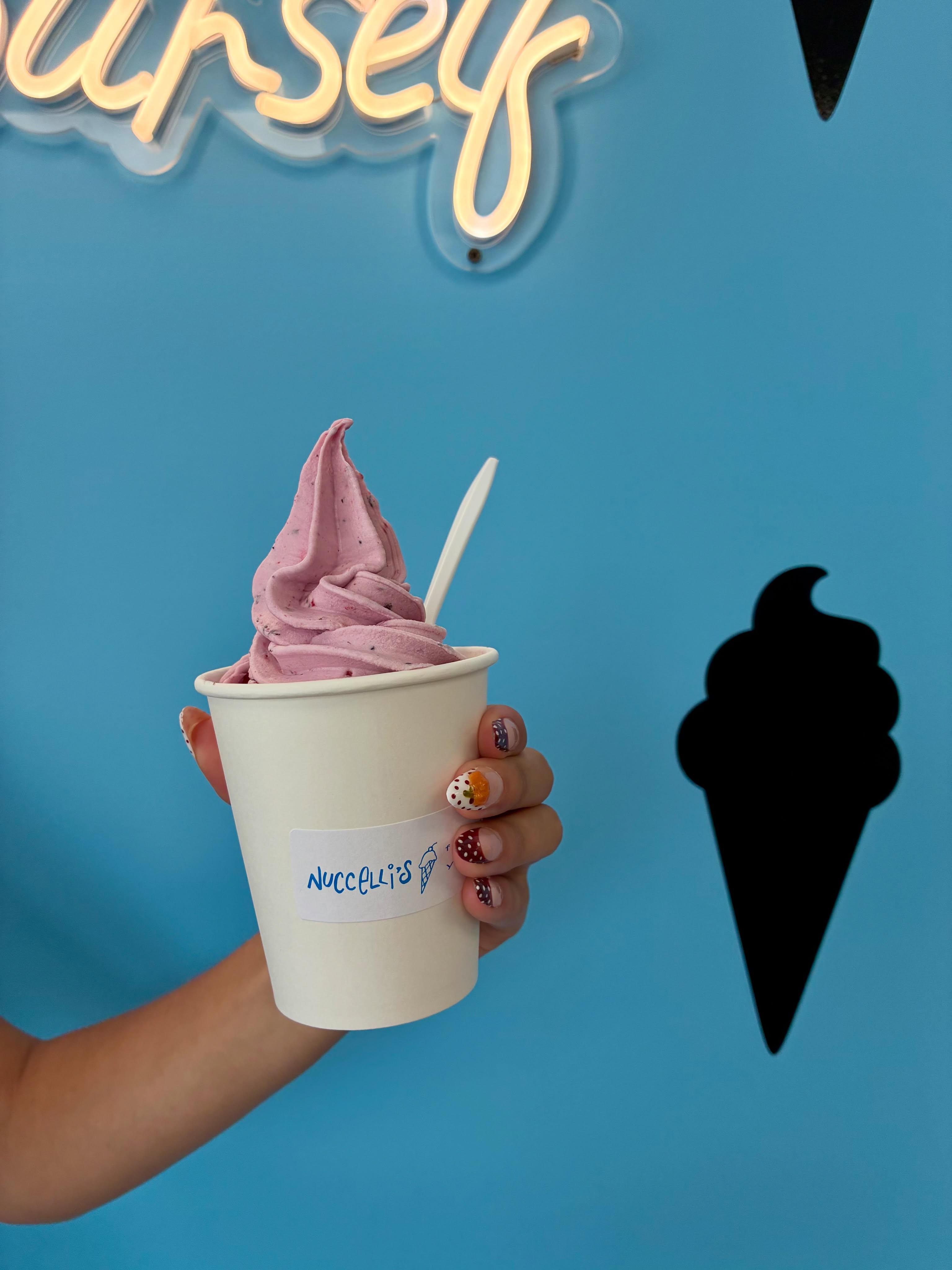 Raspberry + Blueberry🫐
when you can’t pick your favourite berry… get both!😉
#essexcountyeats #IceCream #FrozenYogurt #YQGBusiness #YQGFood