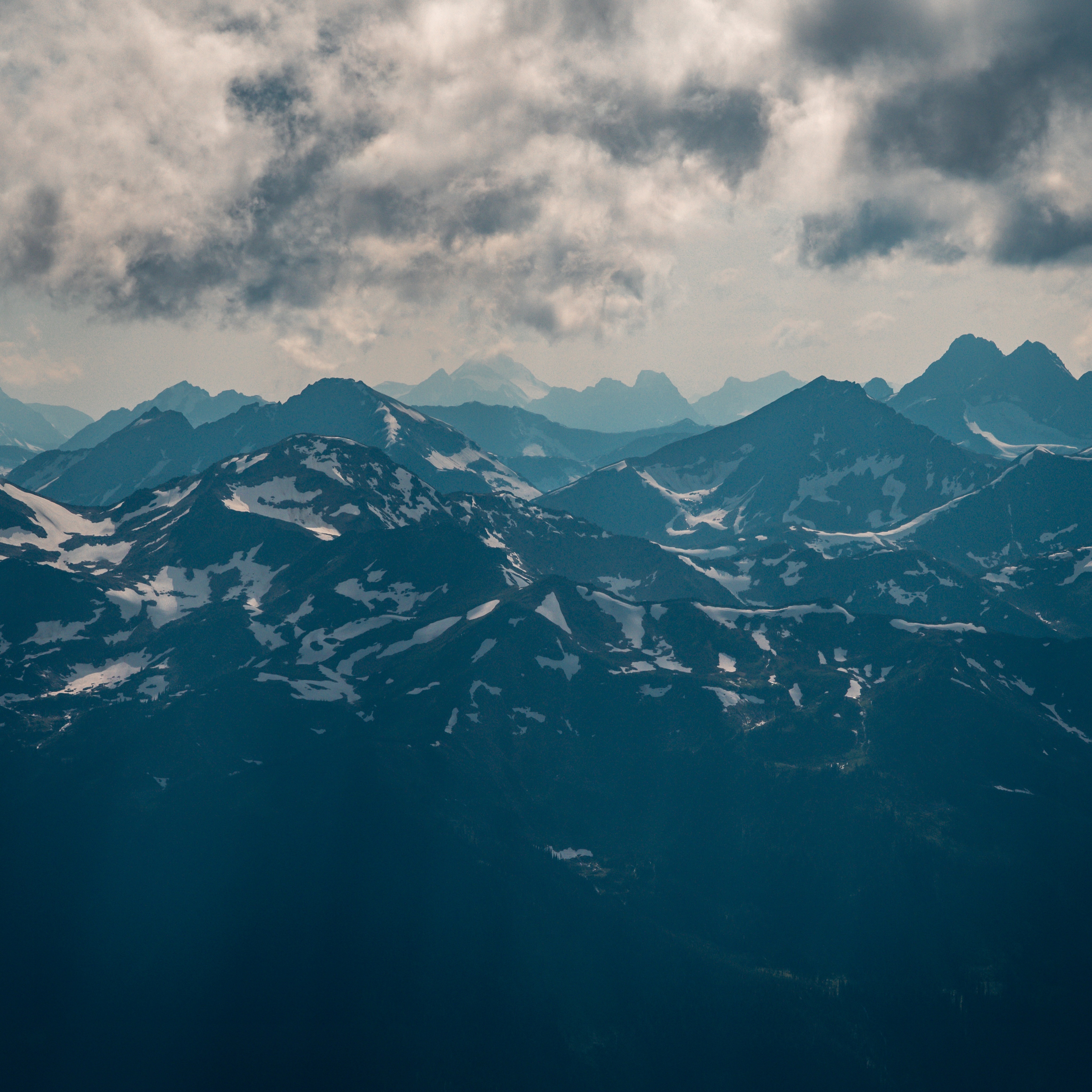 One of the highlights of this summer for sure was getting our 4x4s high up in the mountains, waiting through the storm and feeding some bugs on tte way back.
#explorebc #offroadtrip
@dmytroruksha