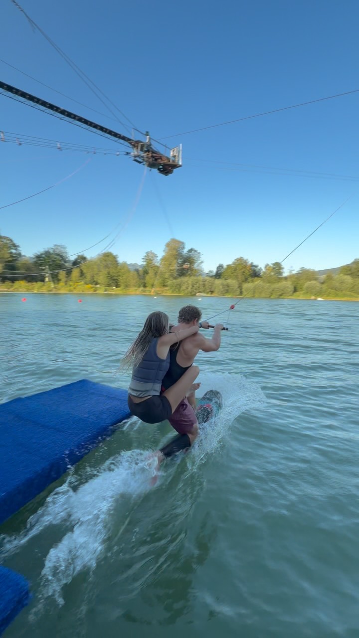 Vielleicht sollten wir für Kay eine neue Job Beschreibung bei uns am See geben?
#taxidriver #waterski #cableski #wakeparkkiefersfelden