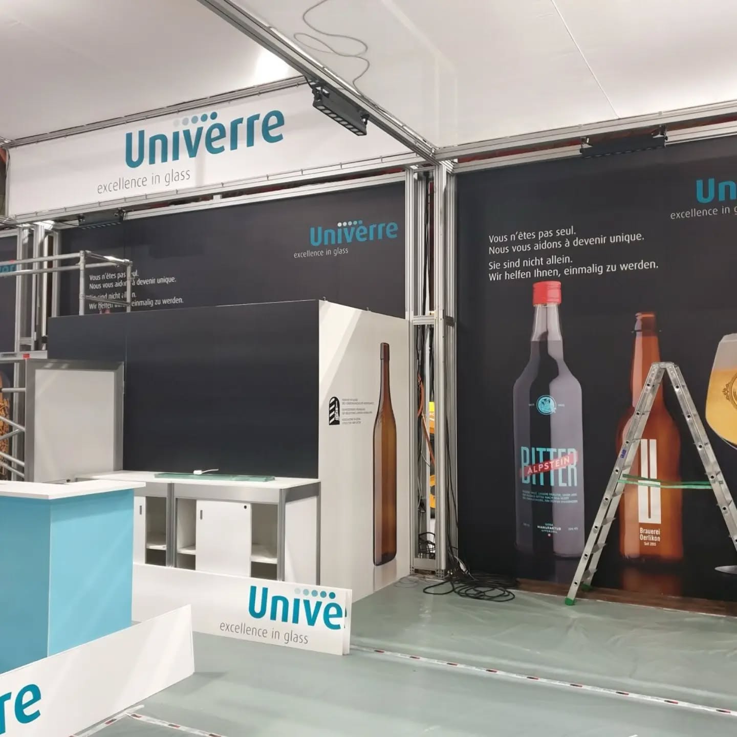 Attirez les regards, valorisez votre marque et créez une expérience qui marque les esprits. Nous concevons des stands d’exposition sur mesure, pensés pour refléter votre identité et maximiser votre impact lors de vos salons et événements.
Vous avez un projet de stand ? Parlons-en dès aujourd’hui et donnons vie à un espace qui vous démarque.