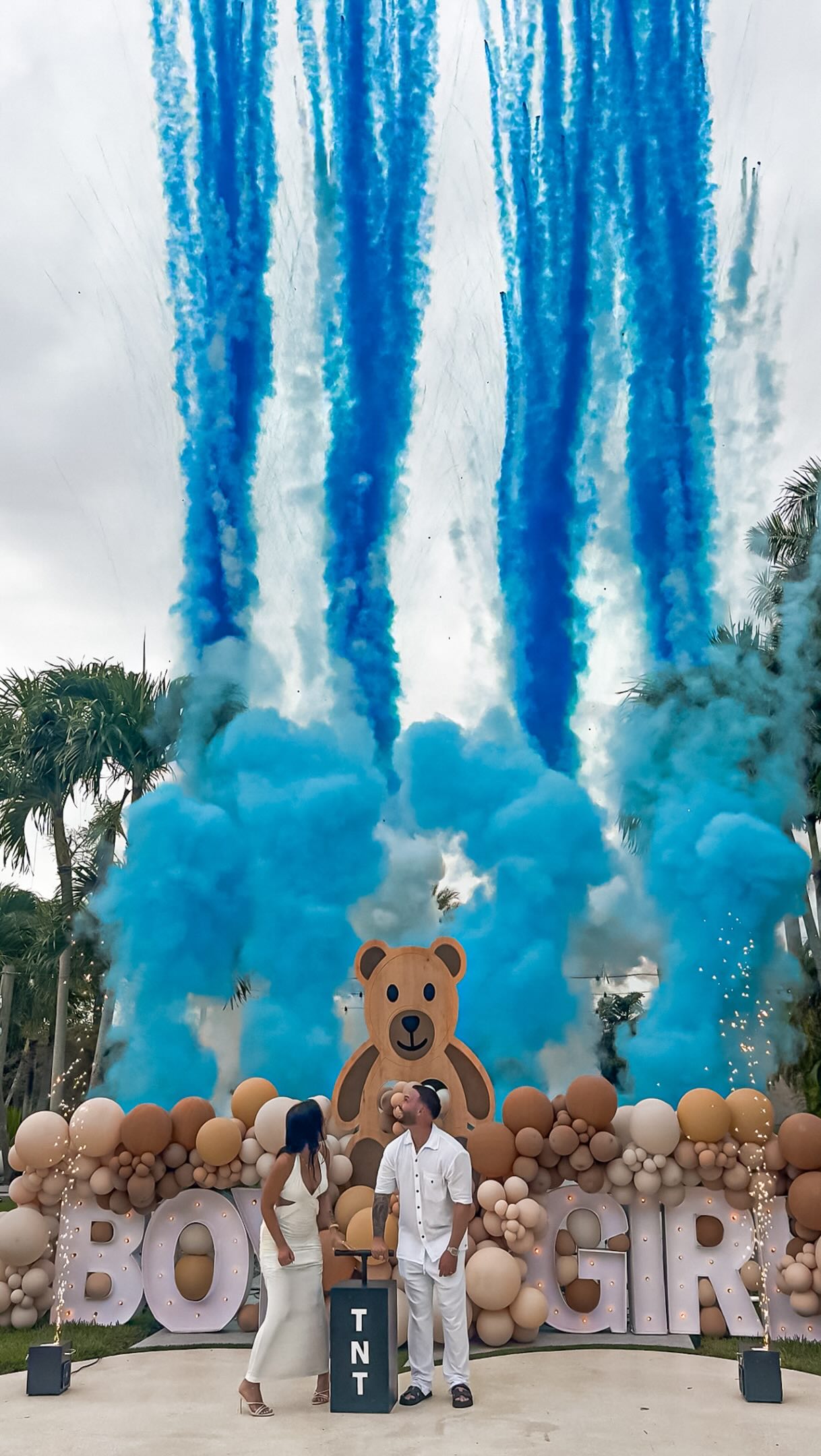 Itβs a Boy.ππ Our Volcano gender reveal created pure magic once again in this incredible show.β¨π
.
.
.
#genderreveal #genderrevealmiami #revelaciondesexo #genderrevealparty #pregnancyannouncement