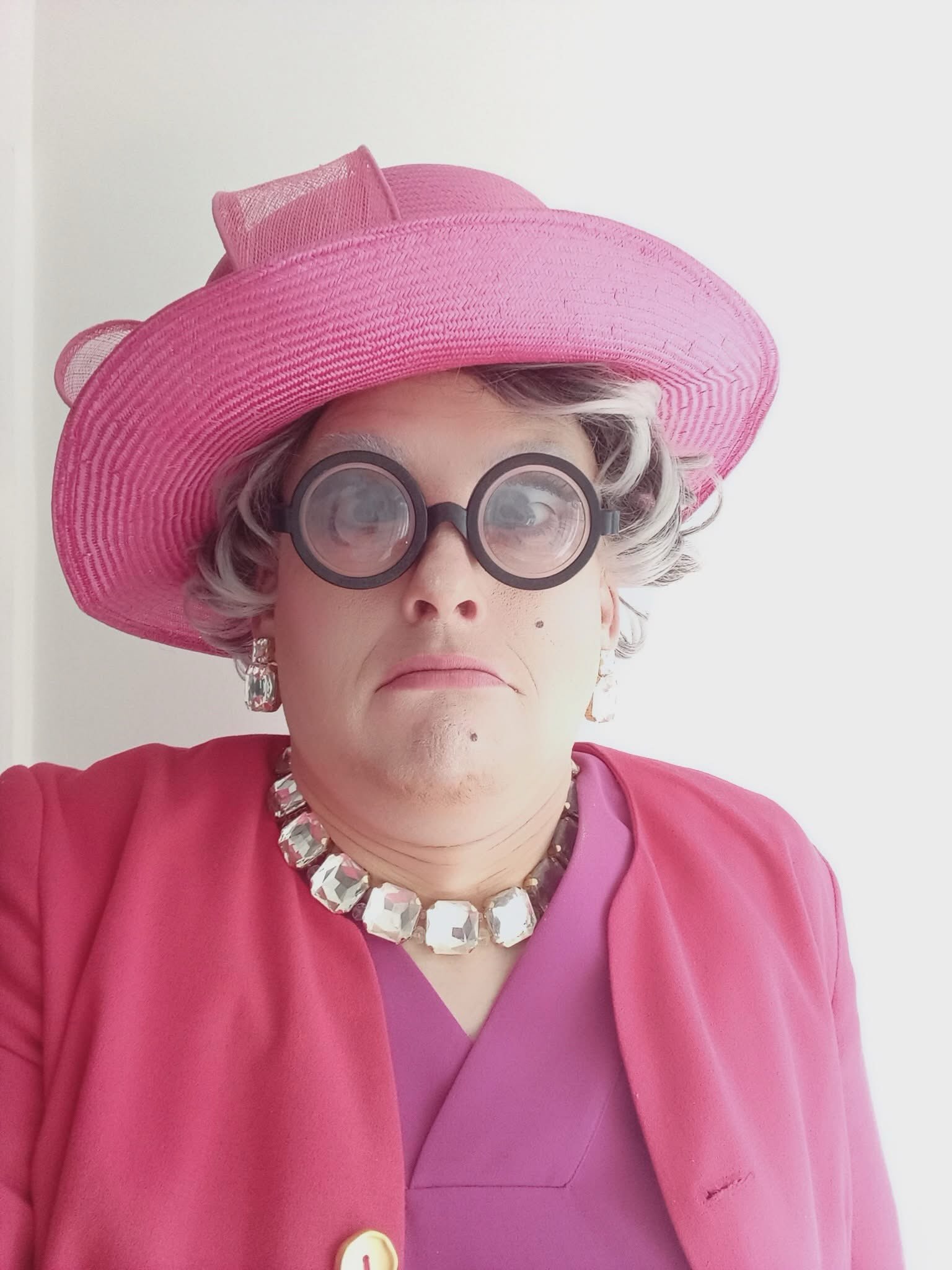 ATTENTION ALL CAWOOD CANINES!! š
We are looking for contestants to enter our hilarious dog show hosted by the famous Kitty Leeās grandma & local dogging champion 1984-1990, Norma Lee š©·
Open to all ages & level of obedience š¶š¦“
An afternoon of butt scooting, sausage hunting & fetch, Norma will not fail to get your hounds in order.
šļø Monday 31st August
ā±ļø 12pm
šThe Village Tearoom
*To enter your dog, please message The Village Tearoom Facebook page*