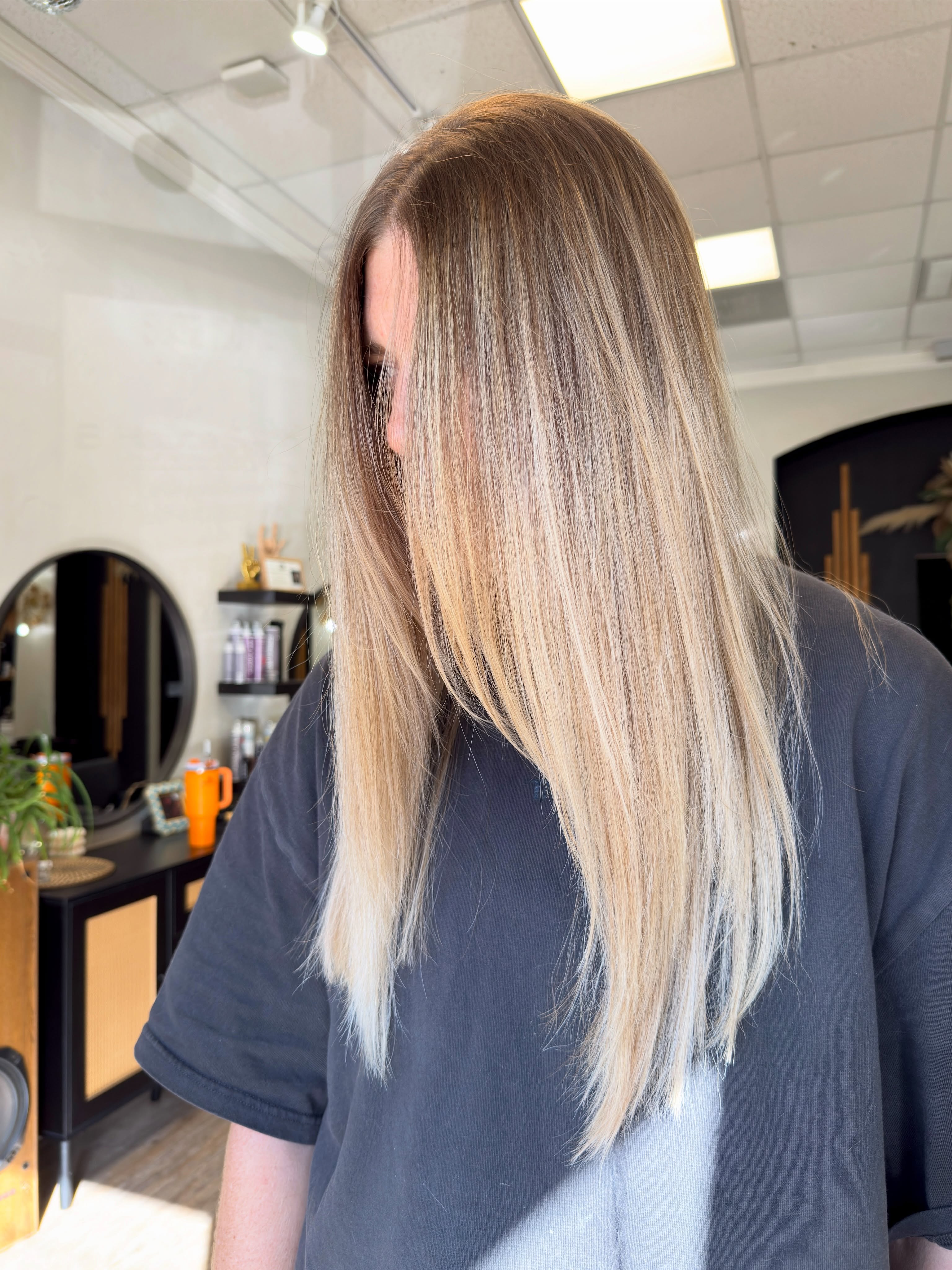 Lived in refresh
Hair by Tay
#bhautesalon #livedinhair #blonde #colleyvillehairstylist