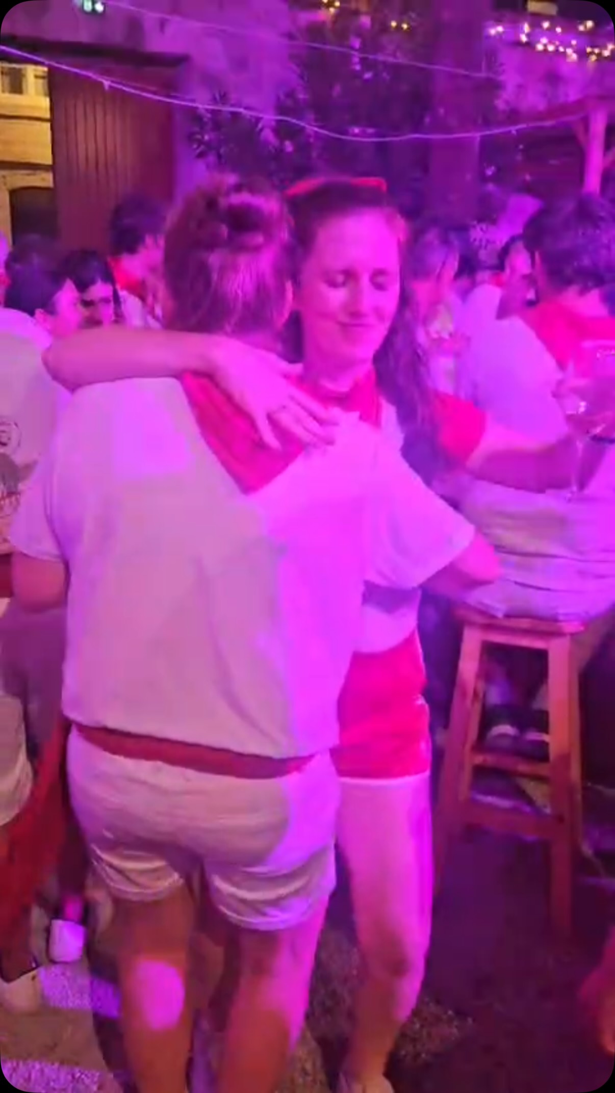 Collées serrées pour toujours ❤️