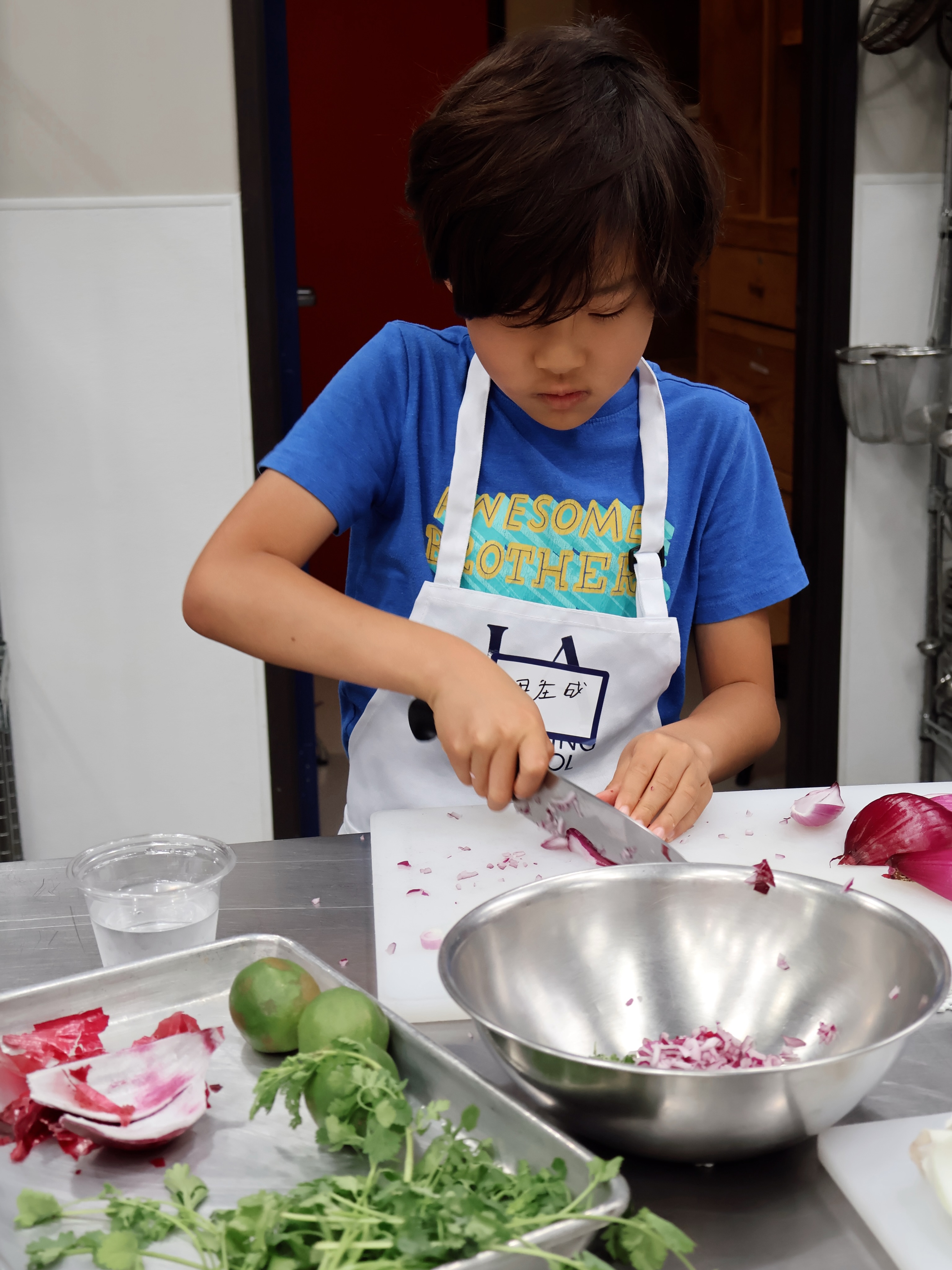 🔪 Back-to-school knife skills! 🍎👩🍳 Kids will learn essential knife skills, build kitchen confidence, and have some fun before heading back to school!
Saturday, August 22, 11 AM
Spots are limited. Sign up through the link in bio!
#kidscooking #cookingclass #losangeleskids #backtoschool