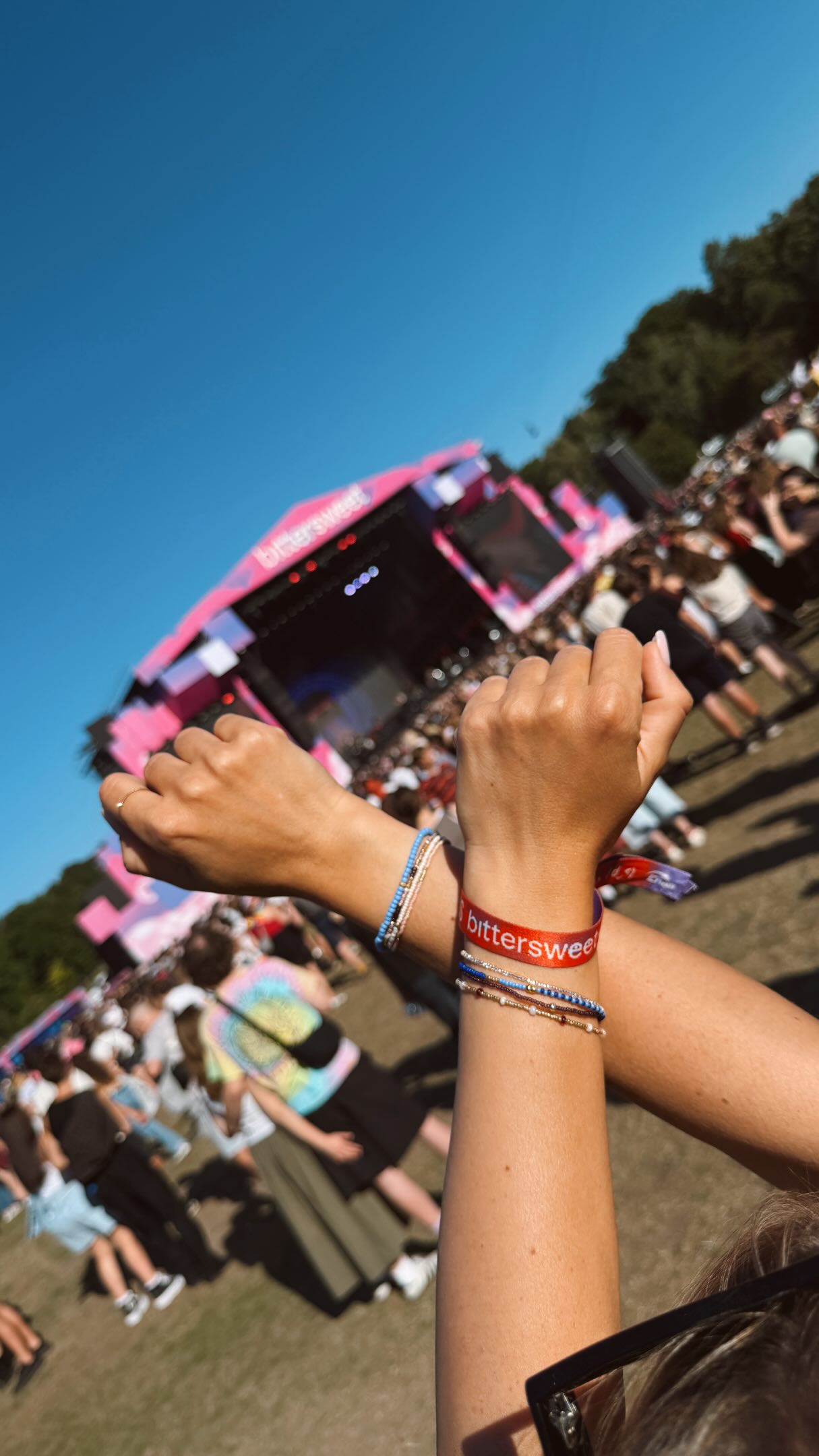 A beautiful time at @bittersweetmusicfestival in Poland
Coming back to Oslo with twice the energy and lots of inspiration to create new pieces for you 🤍 Music has always been a big part of my life and my creative process.
Bucket list check ✔️ Finally seeing @chetfaker live, a dream for years. 🤍
And even better, sharing it all with my two besties from Poland🫶
