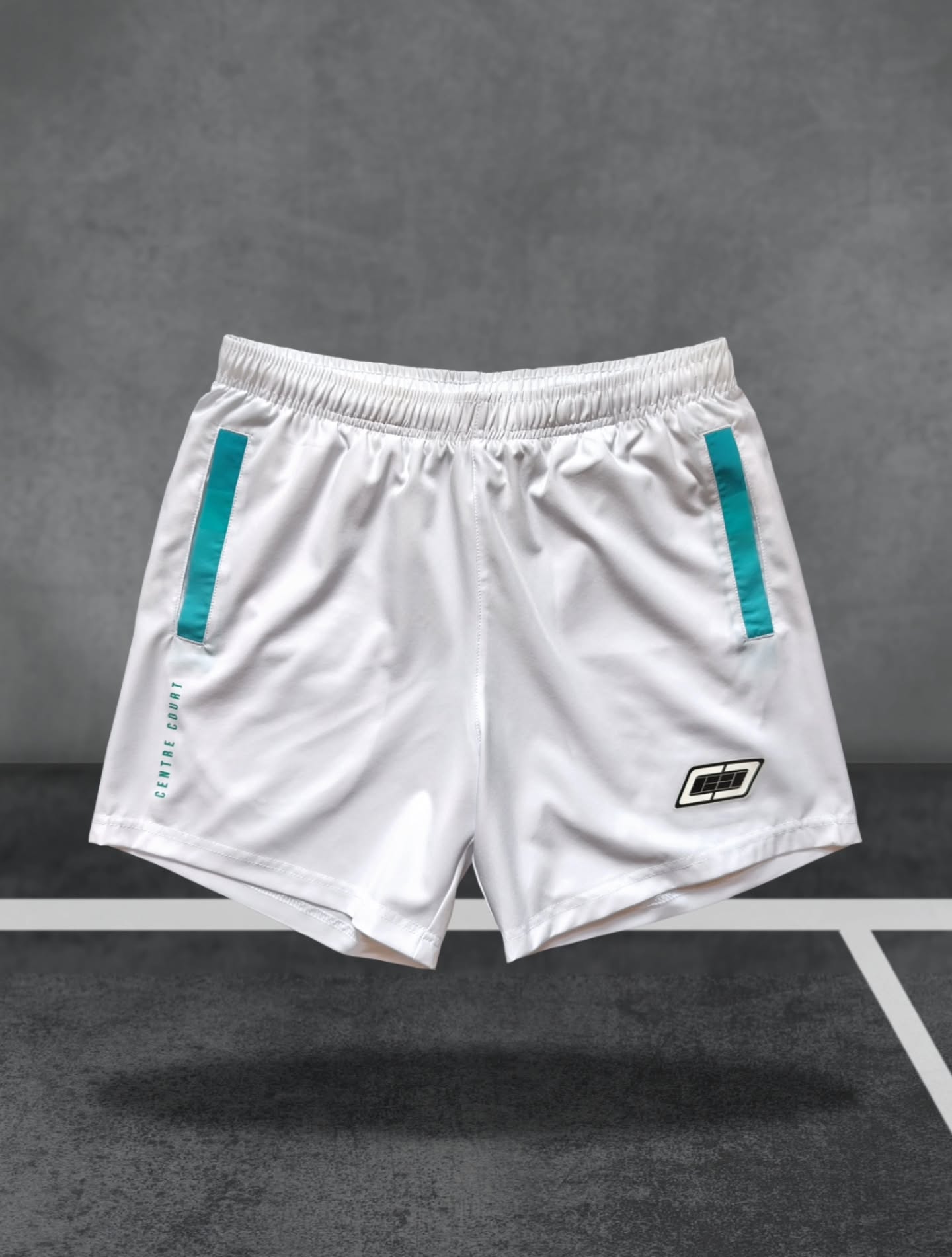 CENTRE COURT X @alius_ytb : LE SHORT TECHNIQUE 🤟
Flexible, léger et respirant, ce short technique apporte confort et liberté de mouvements lors de vos échanges les plus épiques. Le cordon de serrage et la ceinture élastique assurent un maintien sans faille, sans oublier l'effet de style avec les motifs dégradés sur les poches.
Afin de célébrer la barre des 20 000 abonnés sur sa chaîne Youtube, nous avons décidé de marquer le coup en créant, en collaboration avec Alius, sa première tenue technique signature.
Ce kit parfait, aussi bien technique qu'esthétique, met en avant un design ambitieux tout en dégradé, ainsi que la couleur fetiche du joueur//youtubeur : le turquoise.
🚨 EXCLUSIVEMENT EN PRÉCOMMANDE SUR NOTRE SITE 🚨.
(Livraison entre fin septembre et mi-octobre)
CENTRE COURT s'associe au projet d'Alius, qui a décidé de se consacrer au tennis à 100% dès la rentrée en intégrant un programme pro.
Ce programme a évidemment un coût et nous avons décidé de lui créer des pièces uniques à cette occasion.
Pour chaque pièce précommandée, 5 € seront reversés dans la cagnotte qui servira à financer son courageux projet, le projet d'une vie. Il vous explique tout en détail dans cette vidéo : https://youtu.be/Qo9fWkbpw04?si=WpsmA3FV7g0gyb_g.
---------------------🎾🎸--------------------------
SHOP NOW :
www.centrecourt-tennisapparel.com
ROCK'N'ROLL TENNIS IS NOT DEAD 🎾🎸
CENTRE COURT EST UNE MARQUE FRANÇAISE 🇫🇷